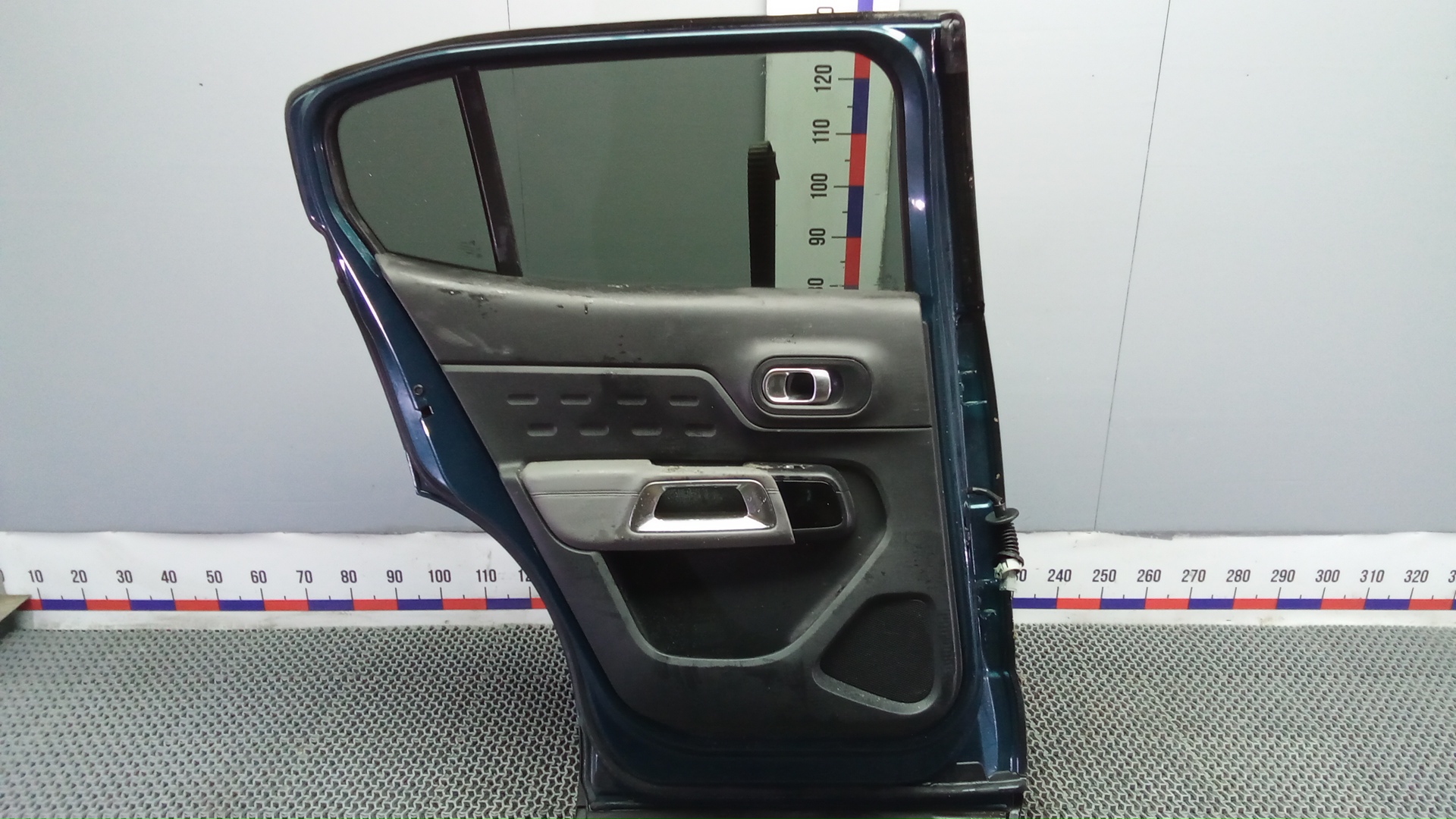 Дверь задняя левая