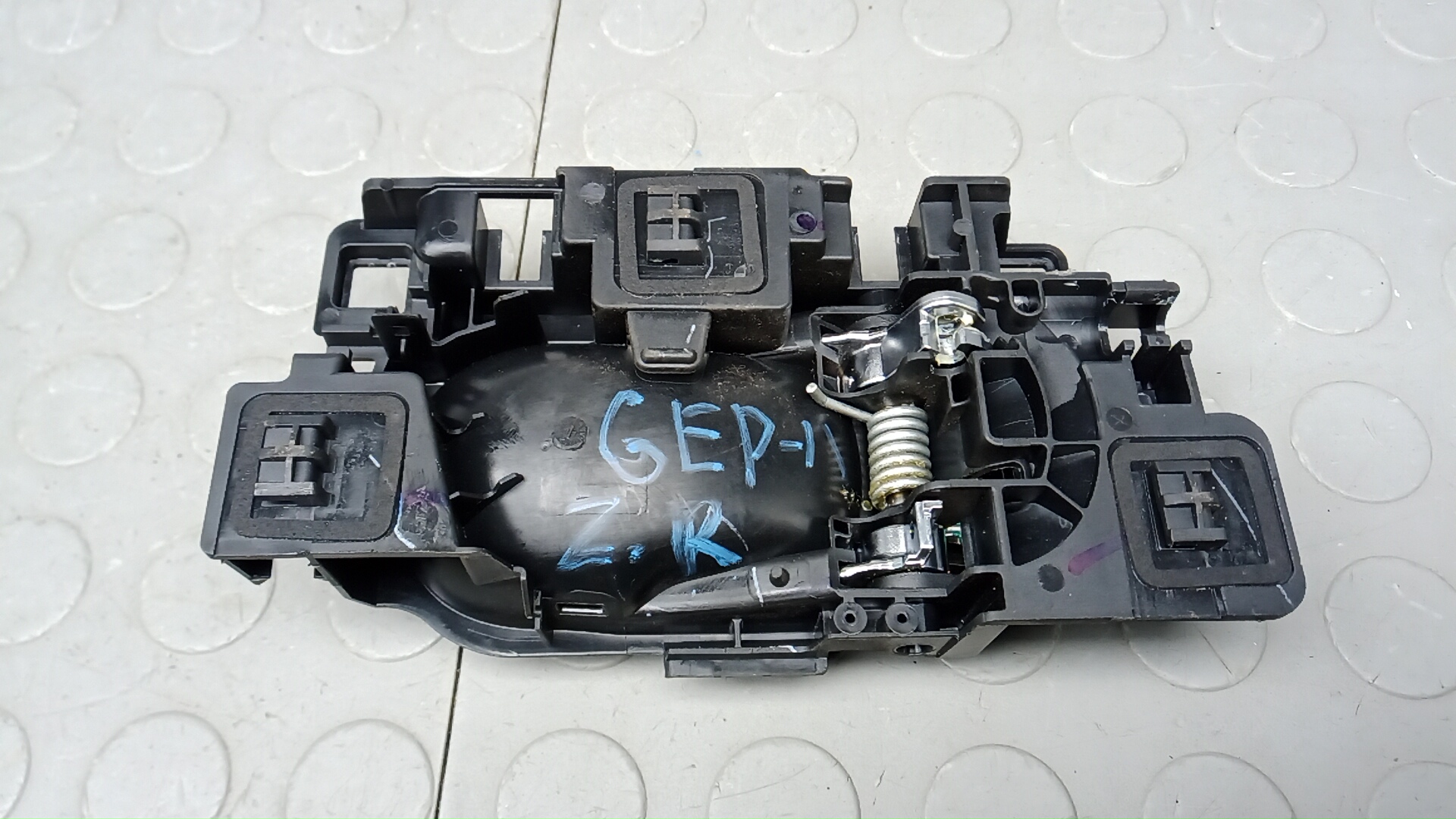 Ручка двери задней внутренняя правая