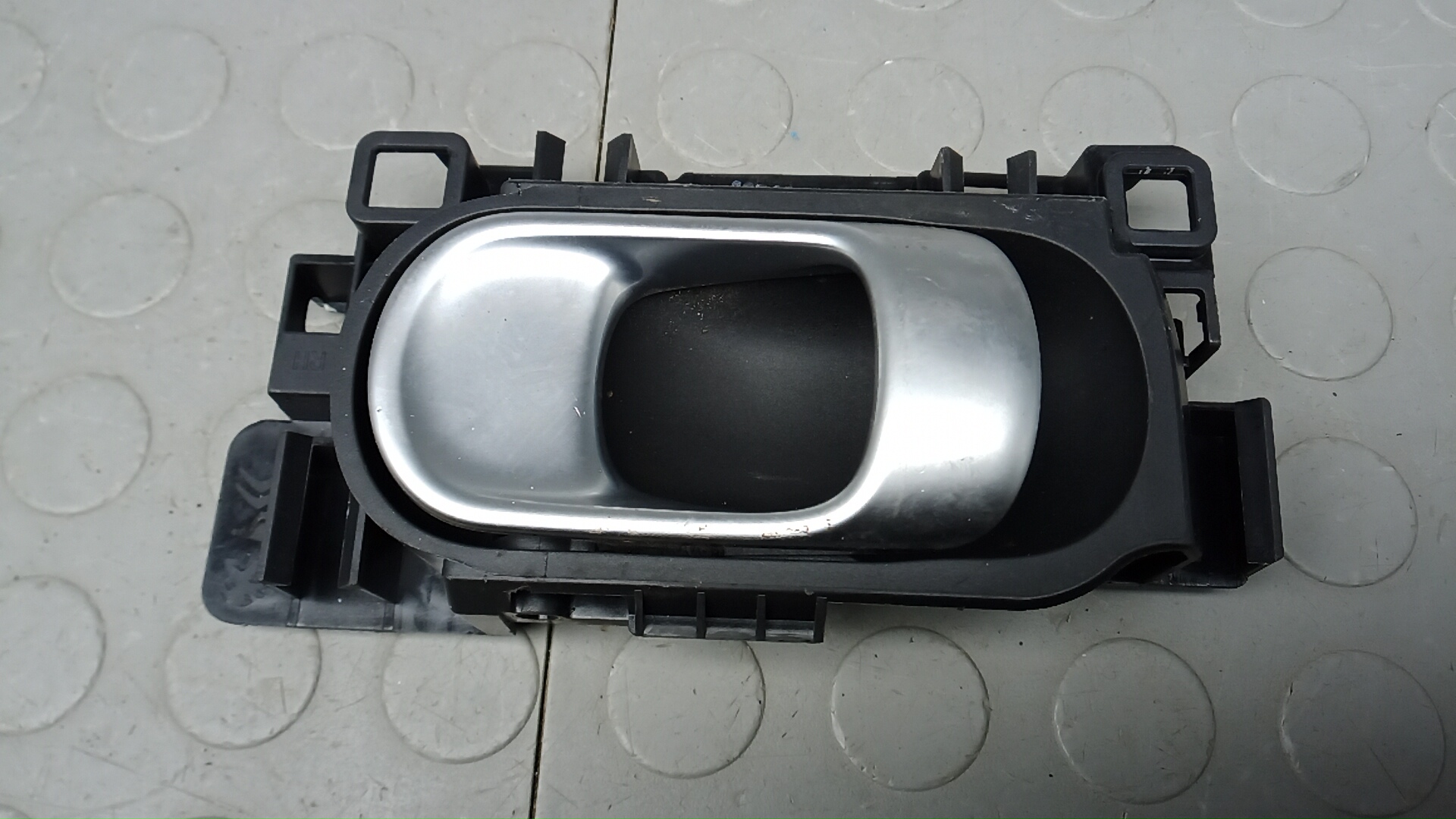 Ручка двери задней внутренняя правая