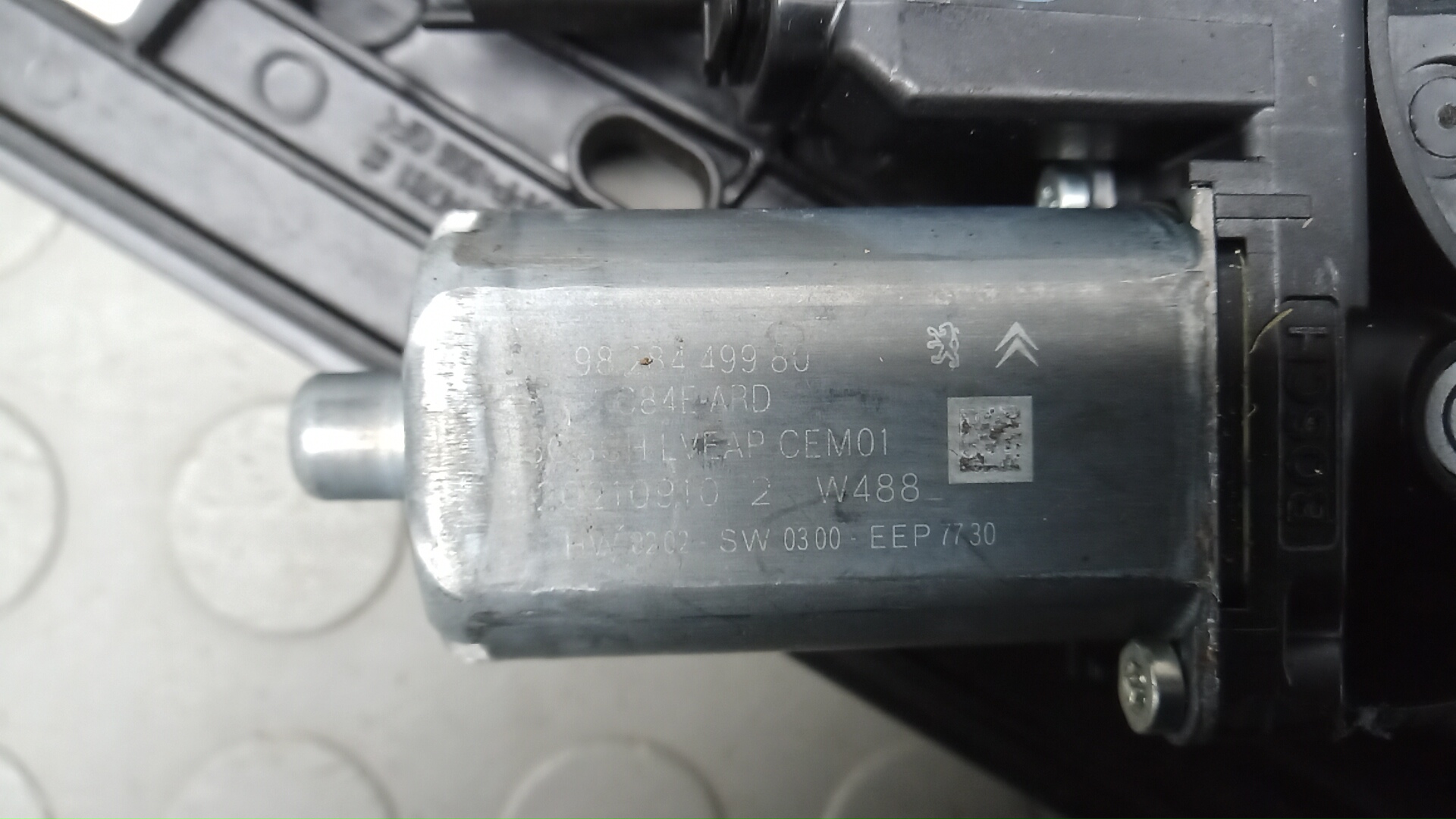 Стеклоподъемник электр. задний правый