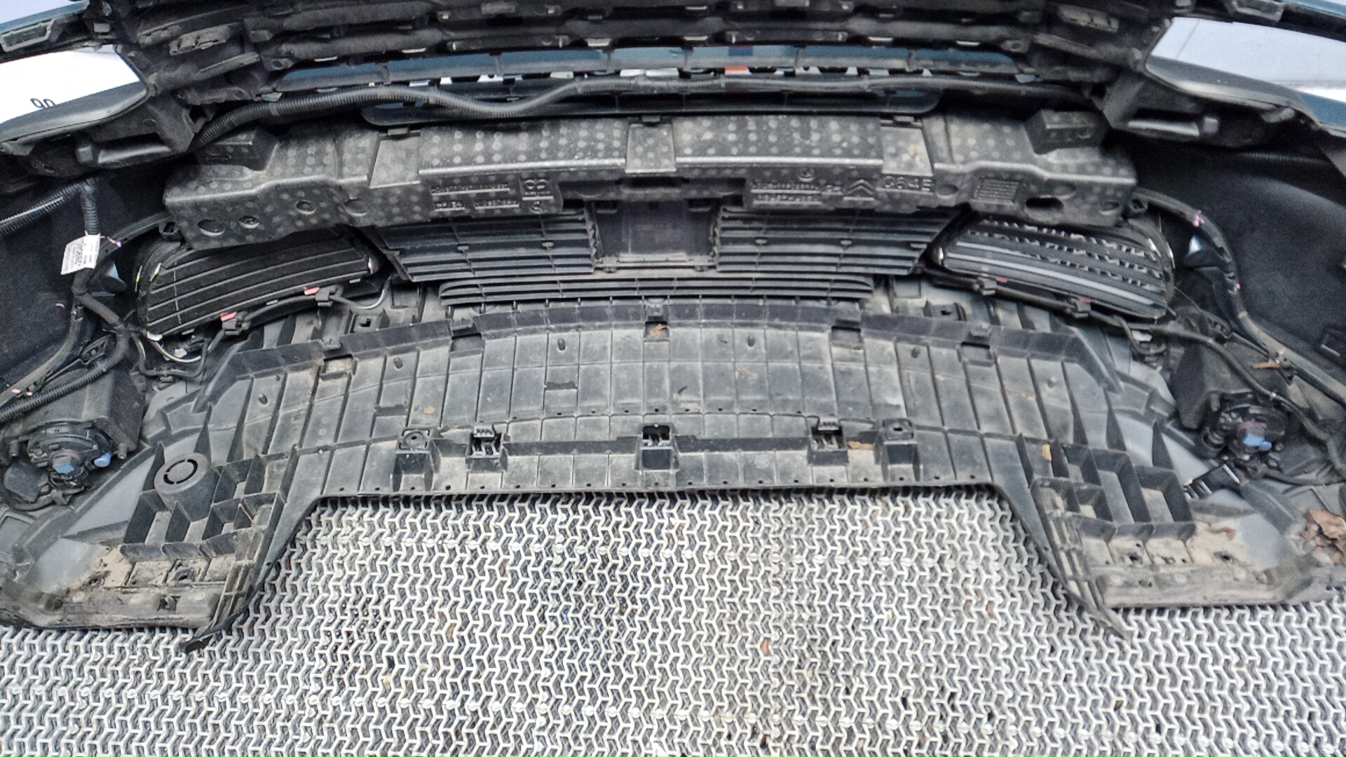 Бампер передний