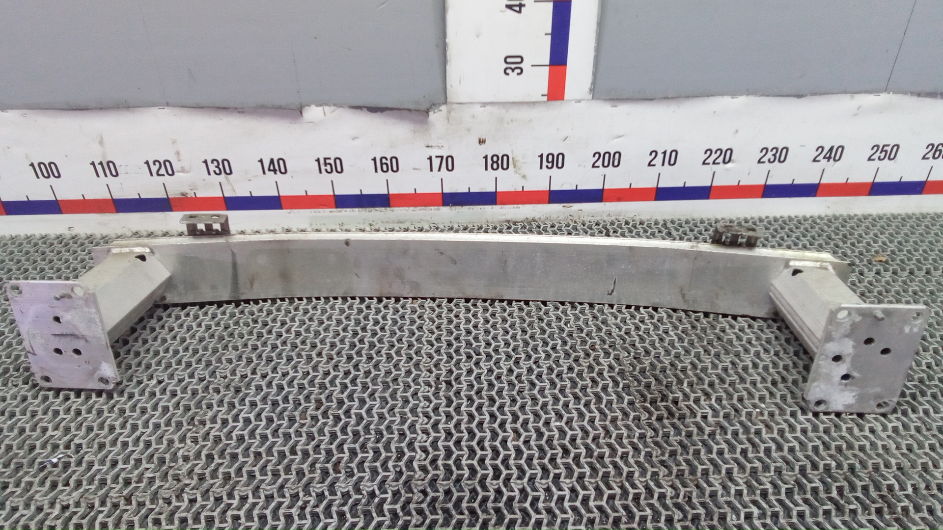 Кронштейн усилителя переднего бампера