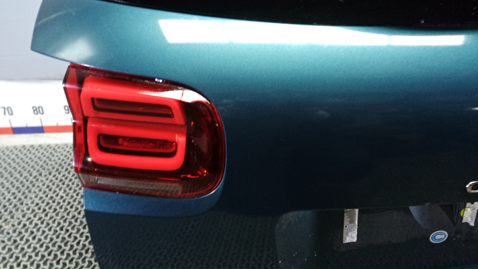 Дверь багажника