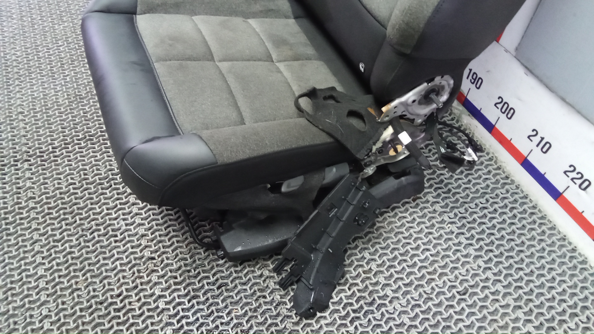 Сиденье салонное