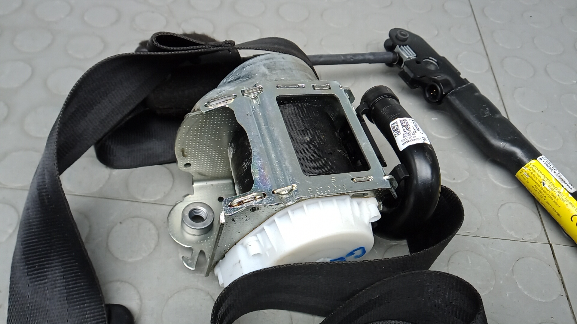 Ремень безопасности с пиропатроном