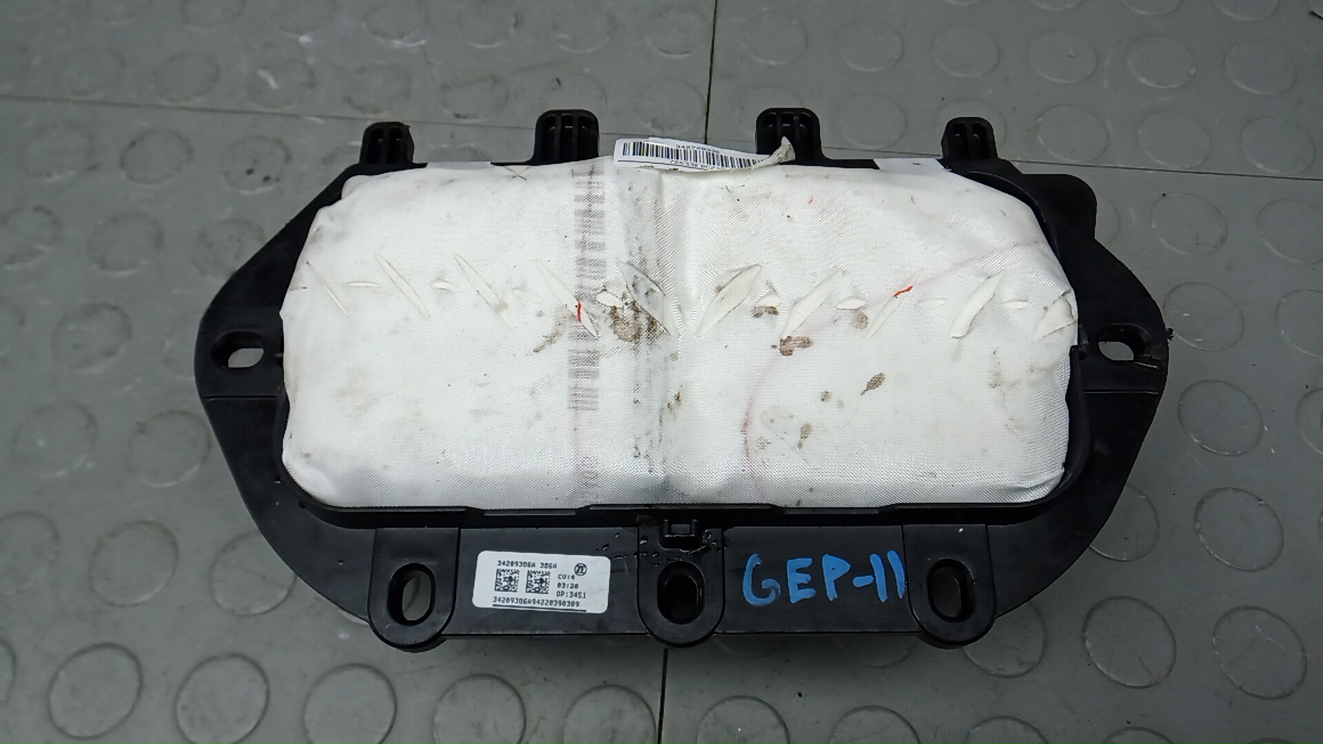 Подушка безопасности пассажирская (в торпедо)