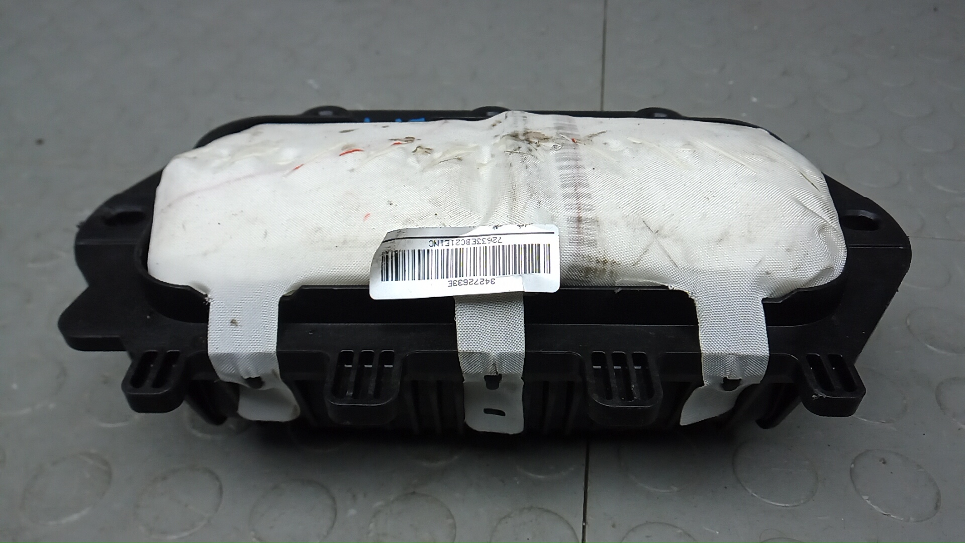 Подушка безопасности пассажирская (в торпедо)