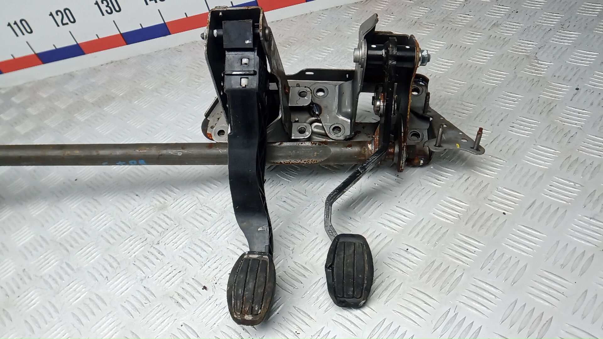 Кронштейн крепления педали