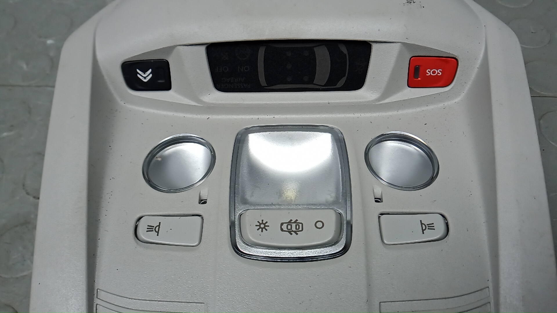 Плафон салонный