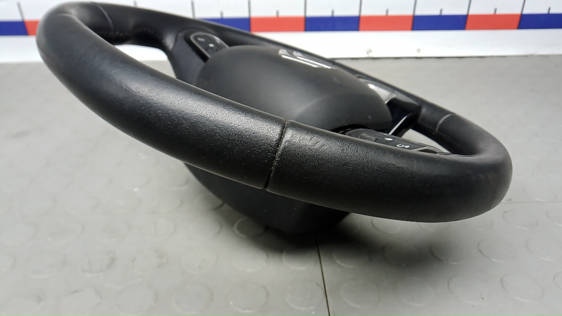 Рулевое колесо (руль)