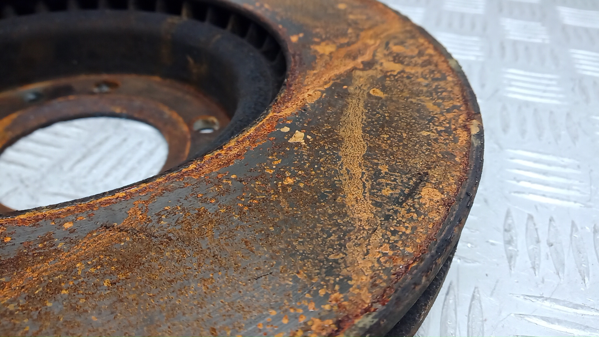 Диск тормозной передний вентилируемый