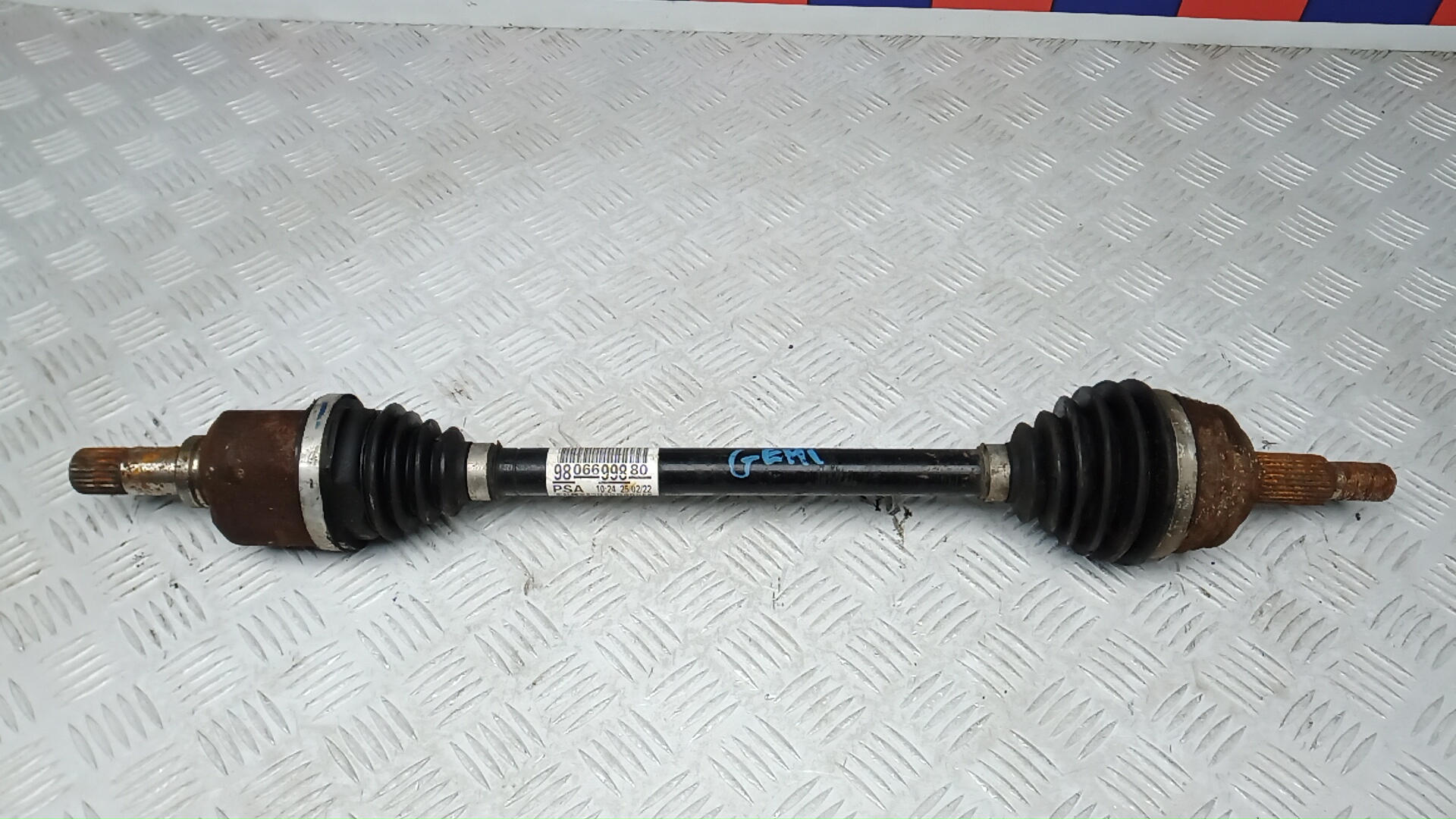 Полуось передняя левая