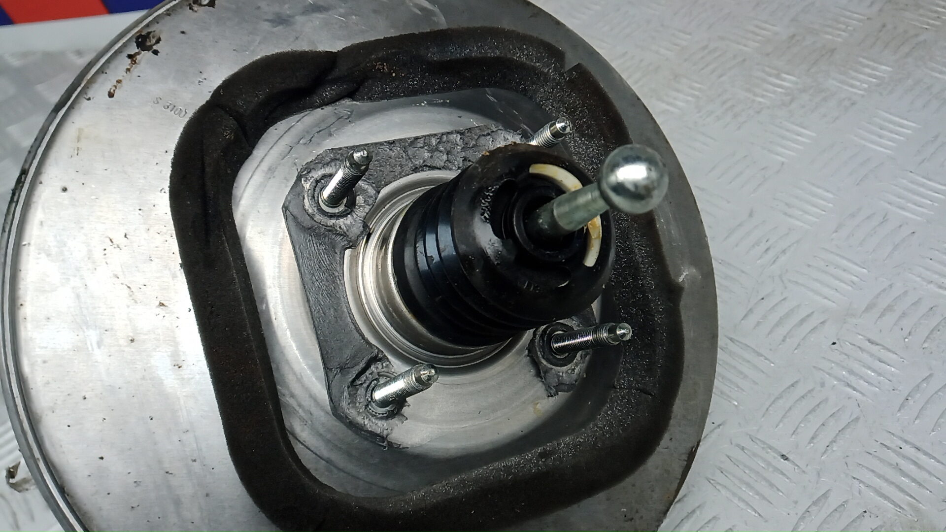 Усилитель тормозов вакуумный