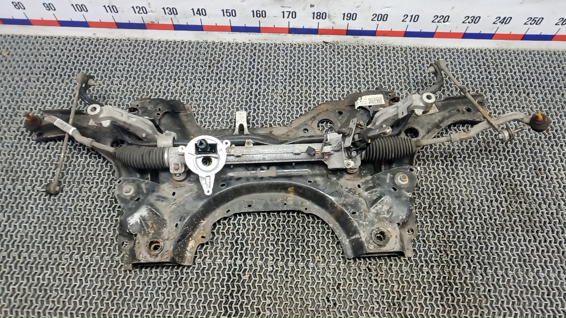 Балка передняя (крепление продольных тяг)