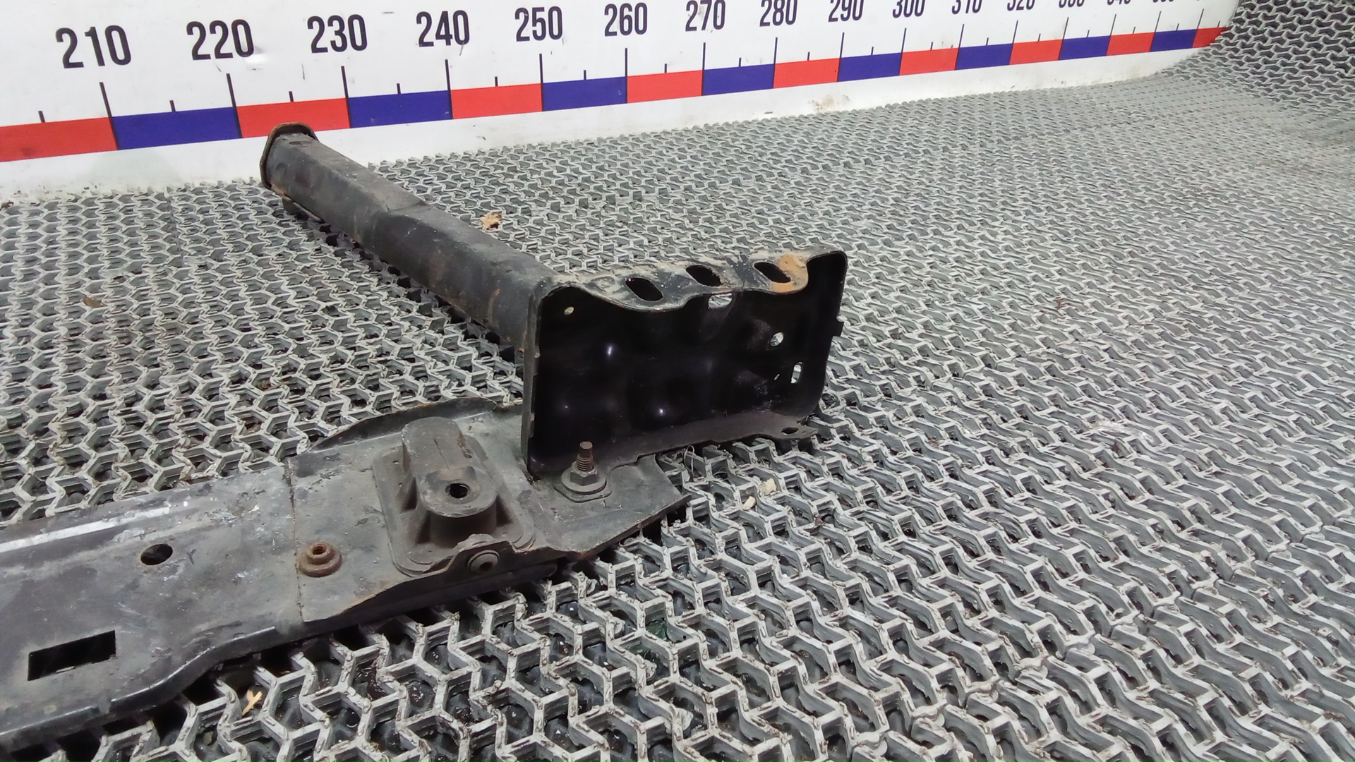 Балка подрадиаторная