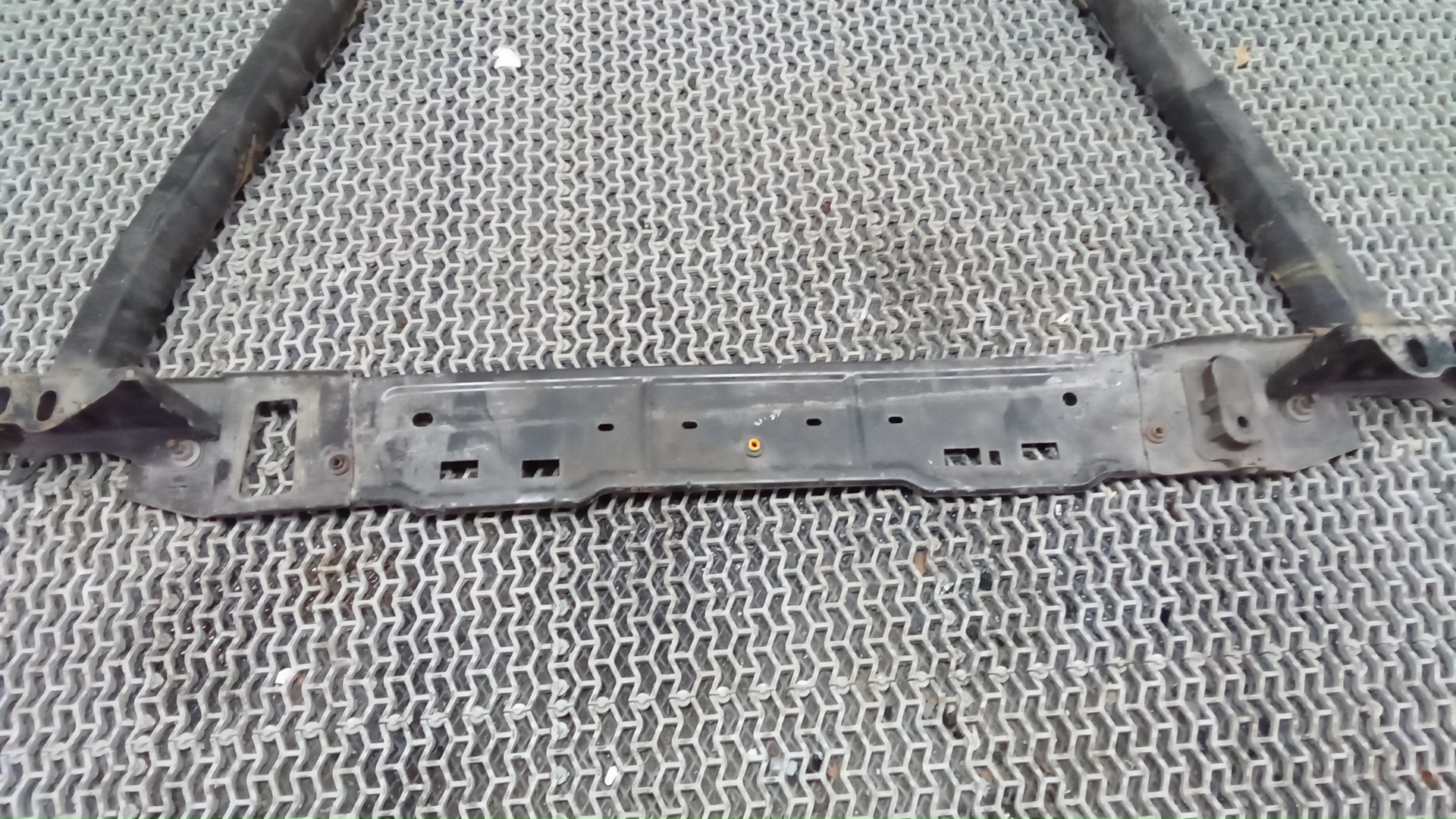 Балка подрадиаторная