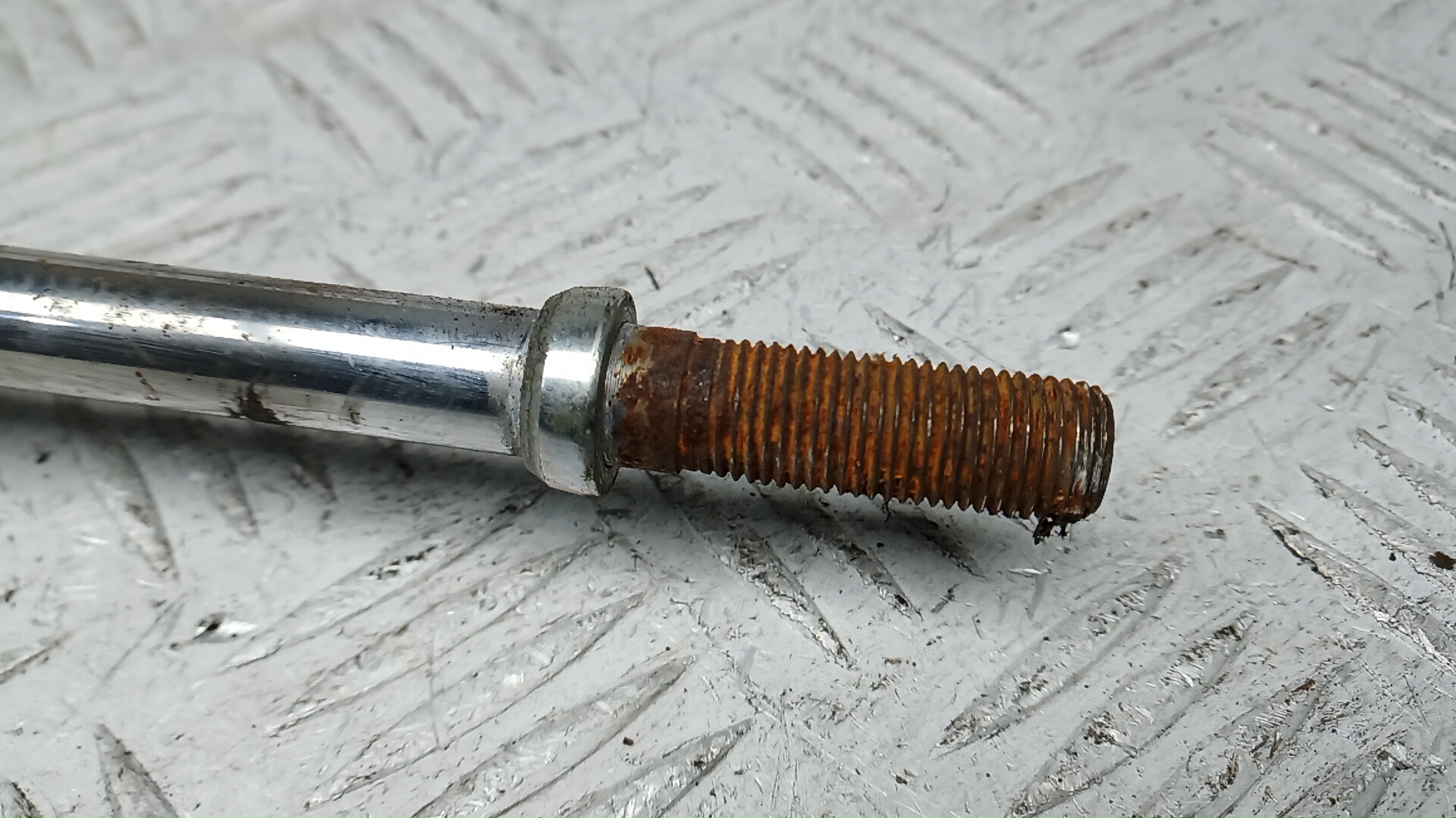 Амортизатор задний (стойка)