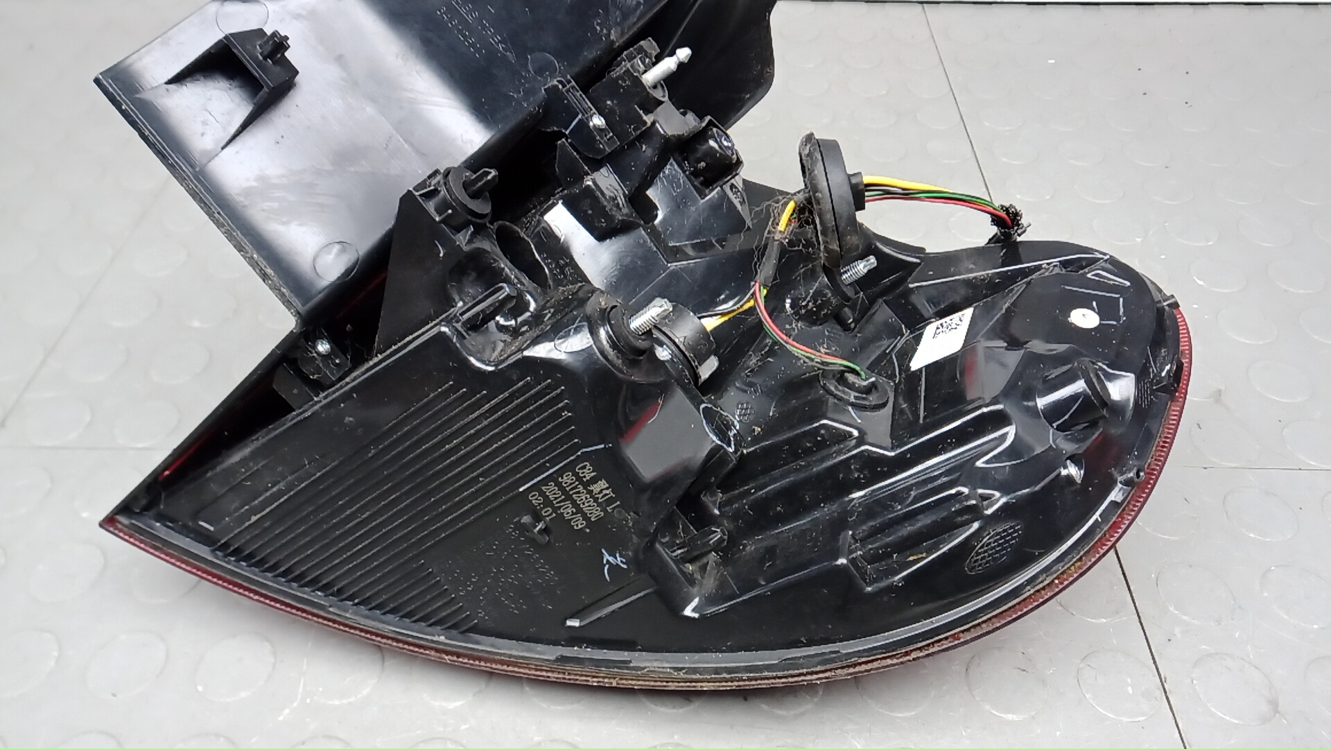 Фонарь задний левый