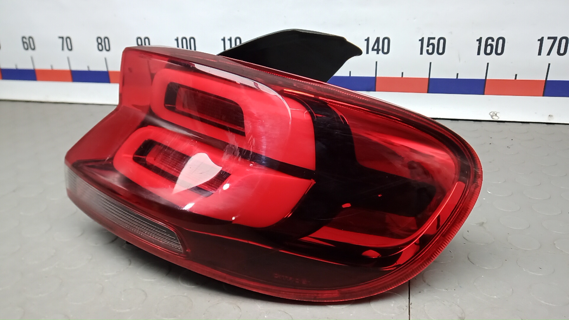 Фонарь задний правый