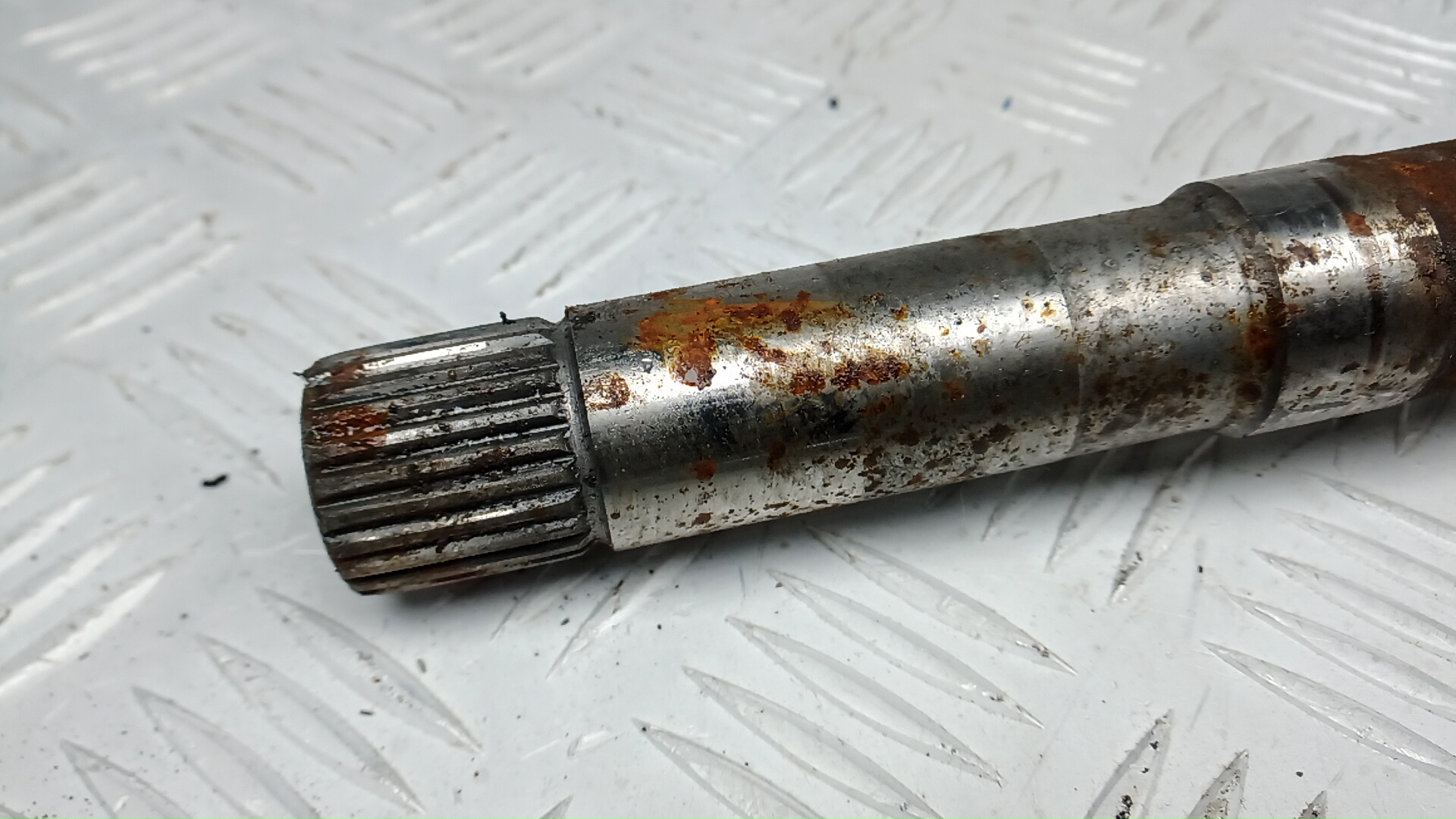 Полуось передняя правая