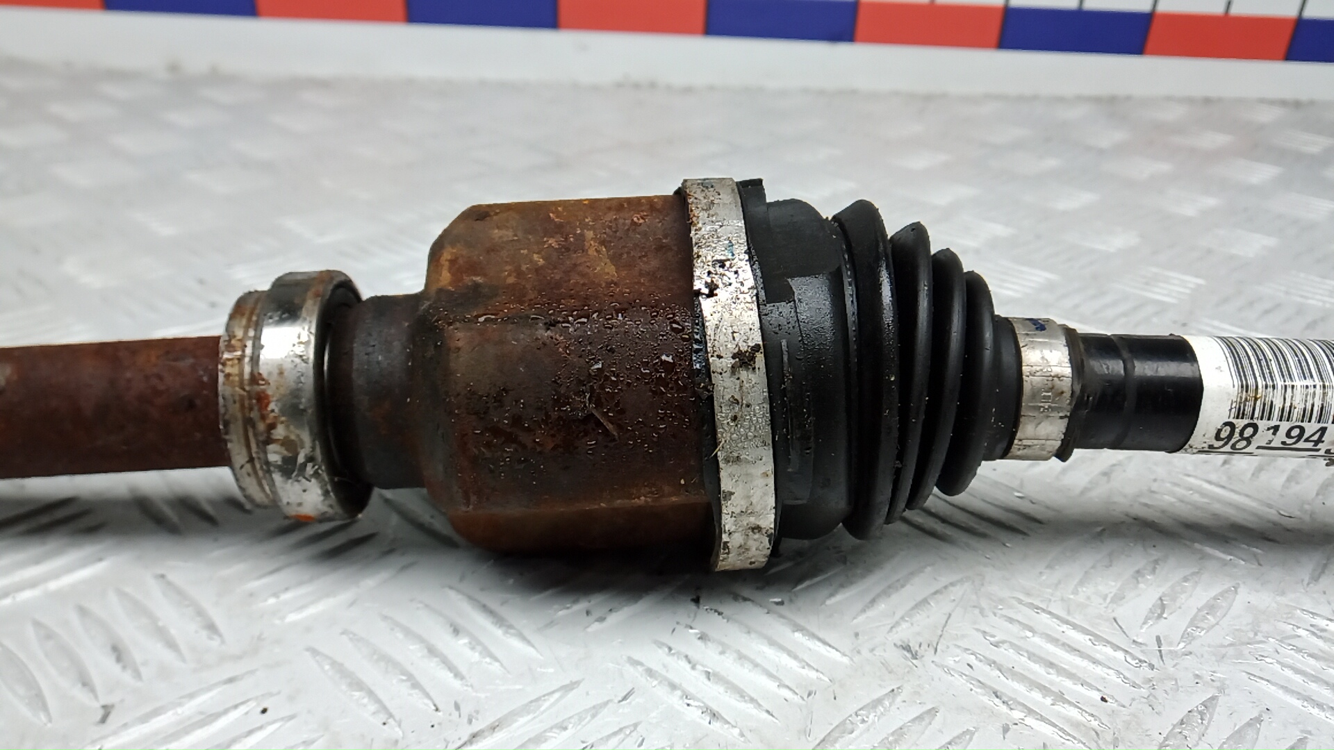 Полуось передняя правая