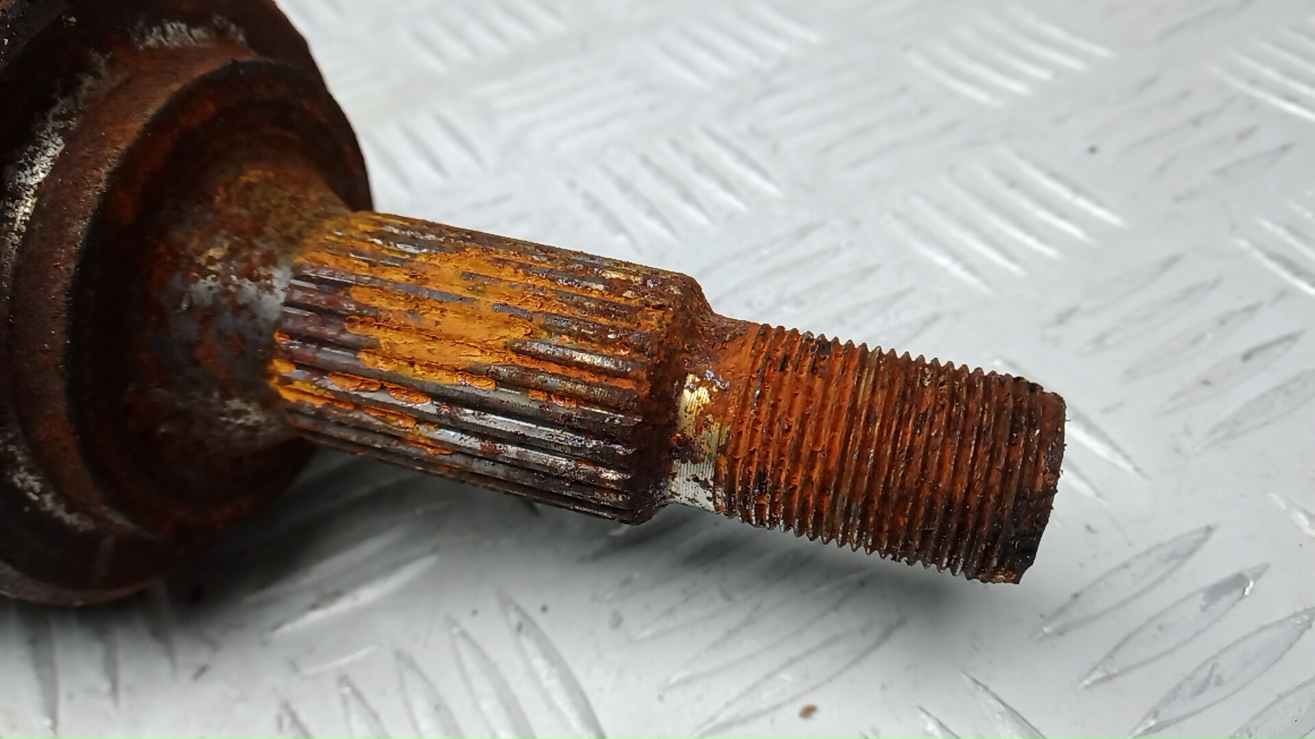 Полуось передняя правая