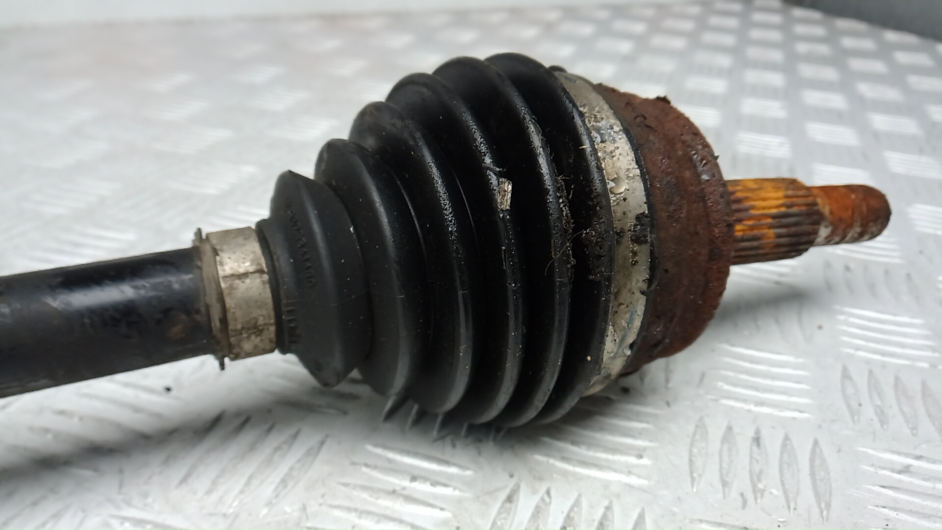 Полуось передняя правая