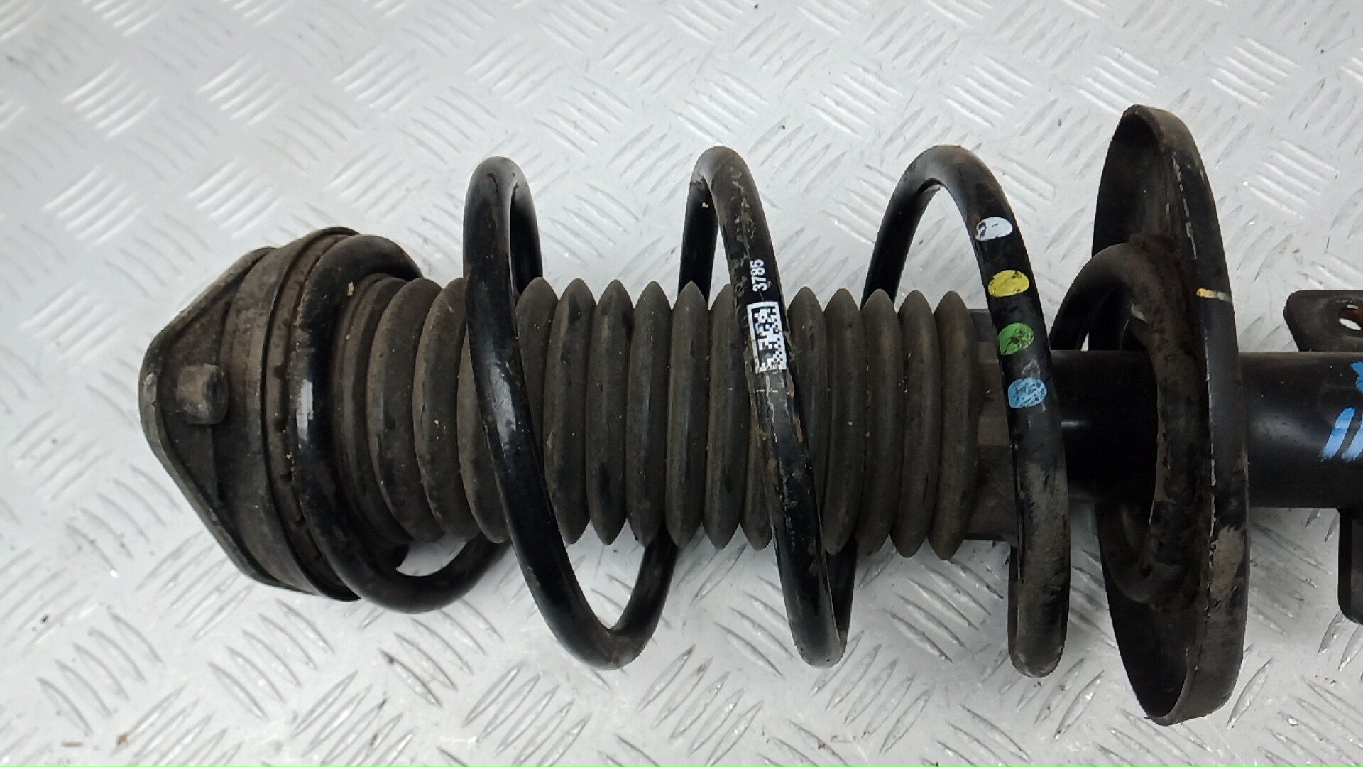 Амортизатор передний правый