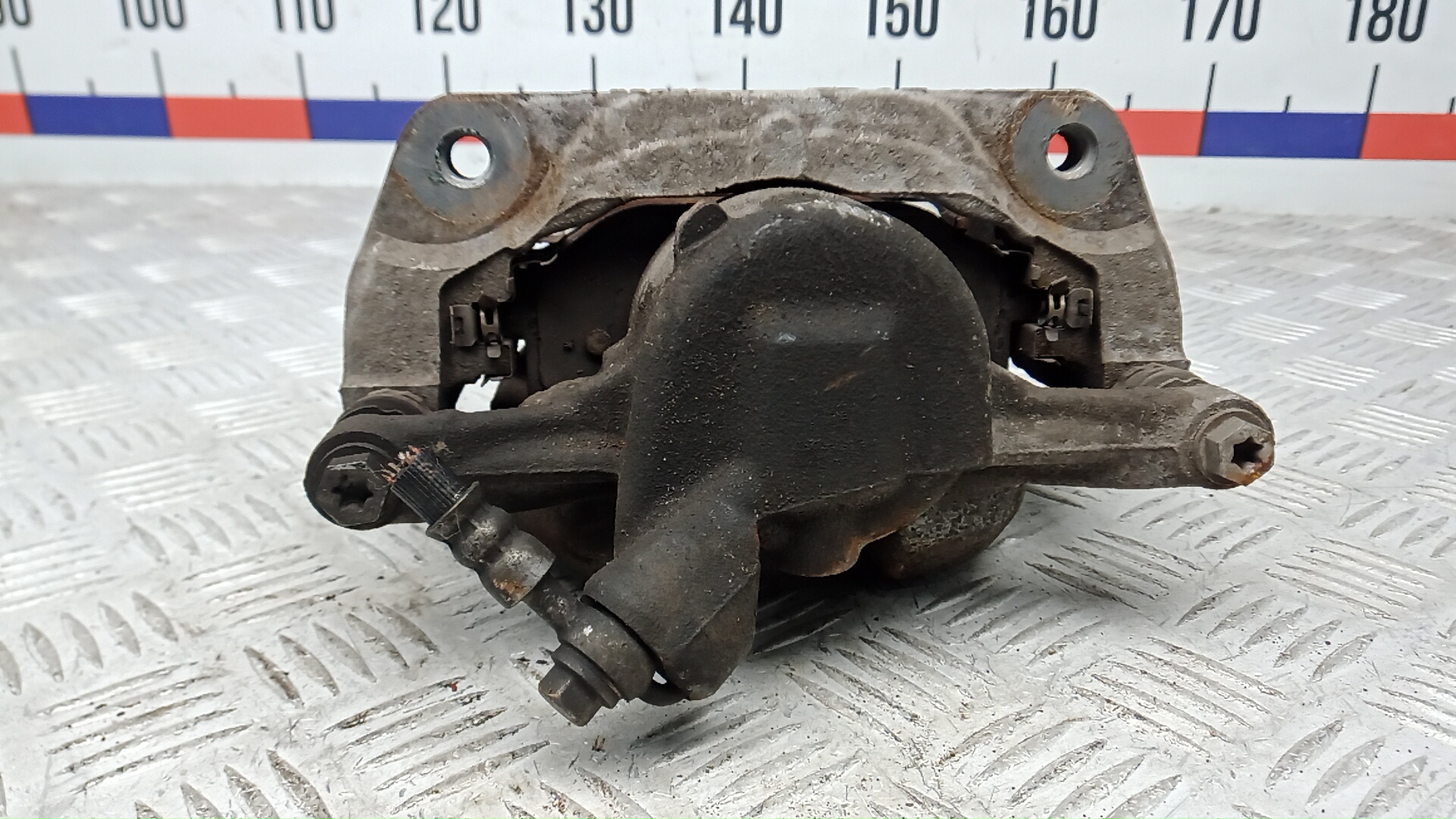 Суппорт передний правый