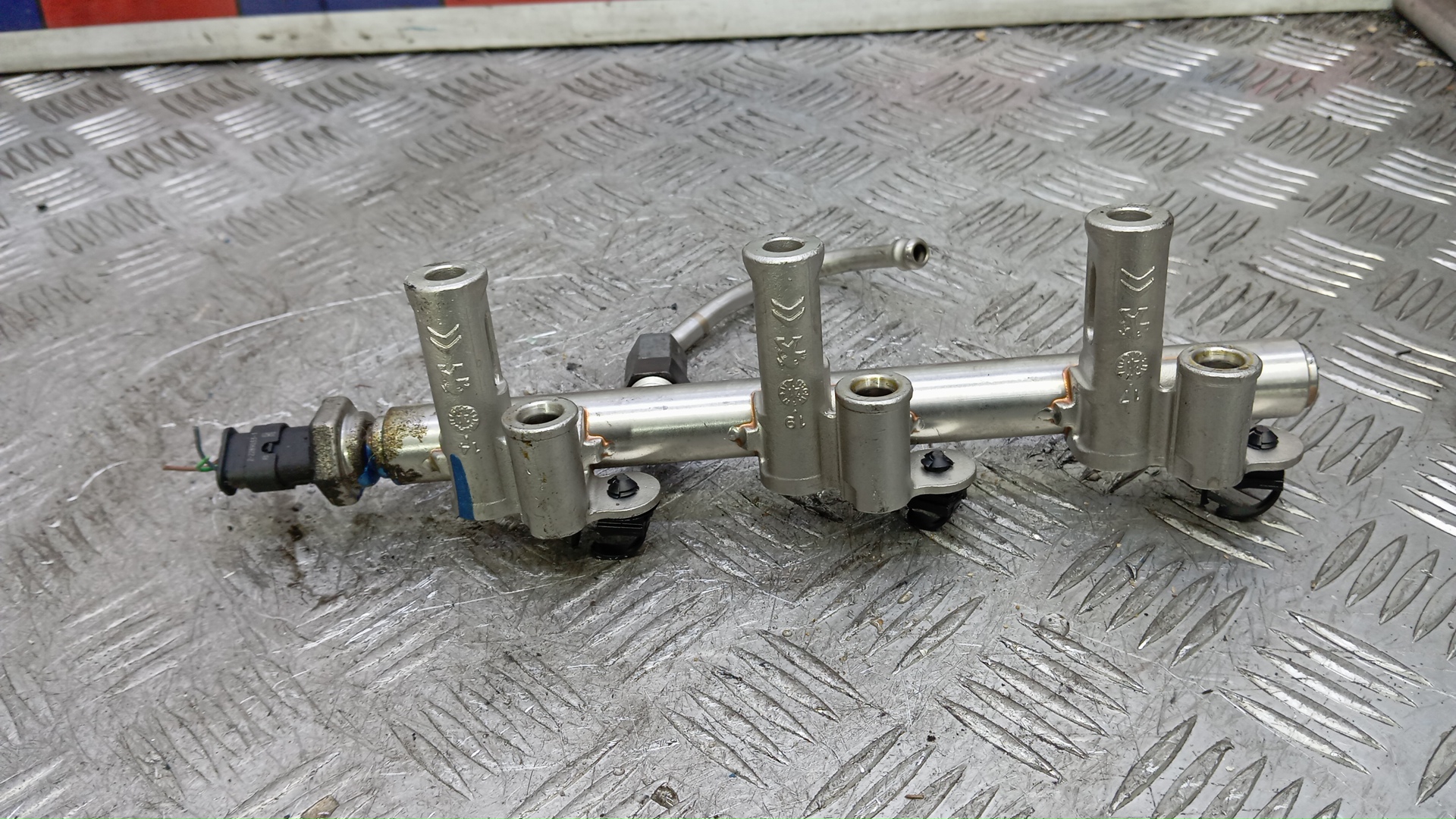 Рейка топливная (рампа)