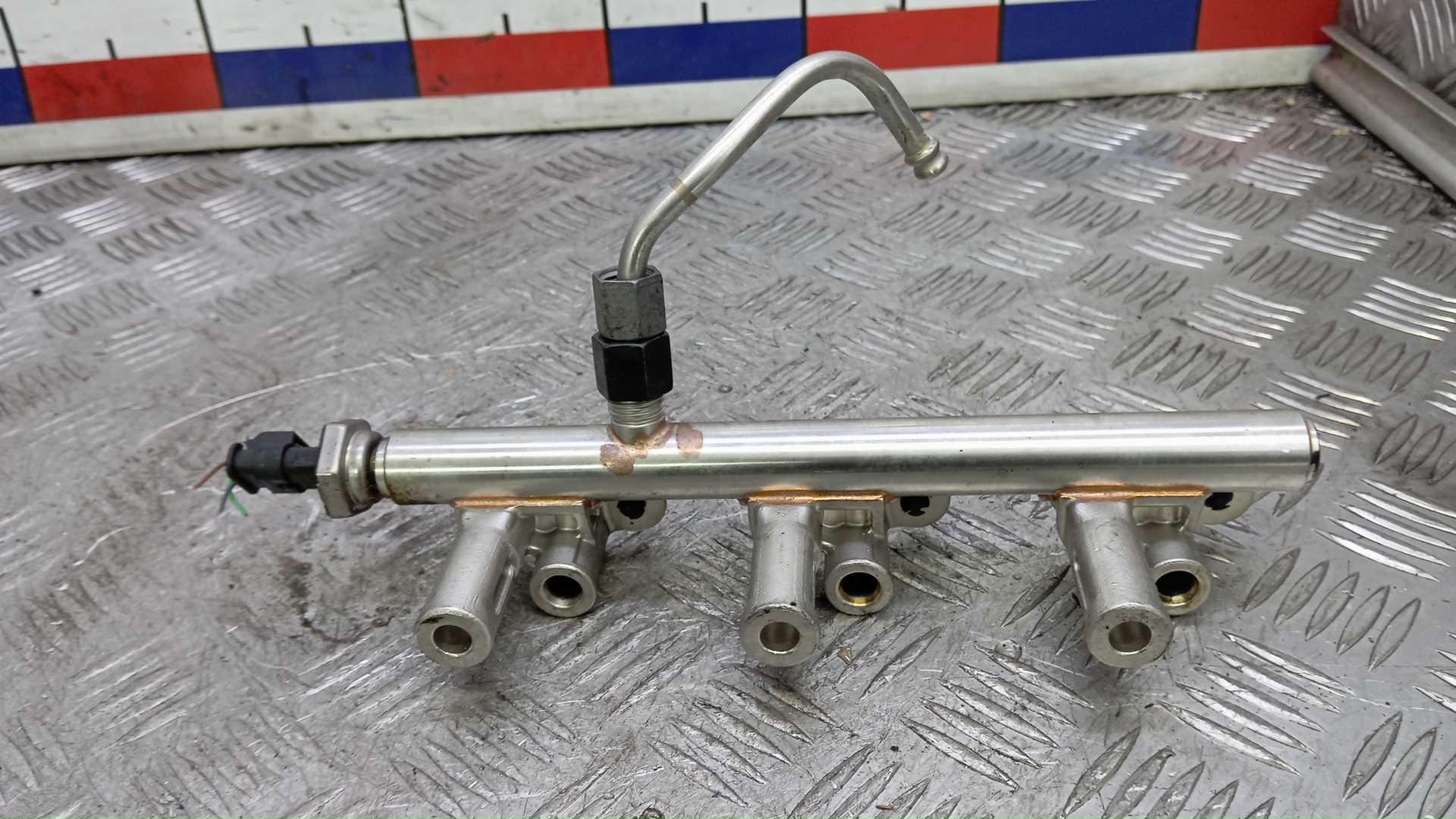 Рейка топливная (рампа)