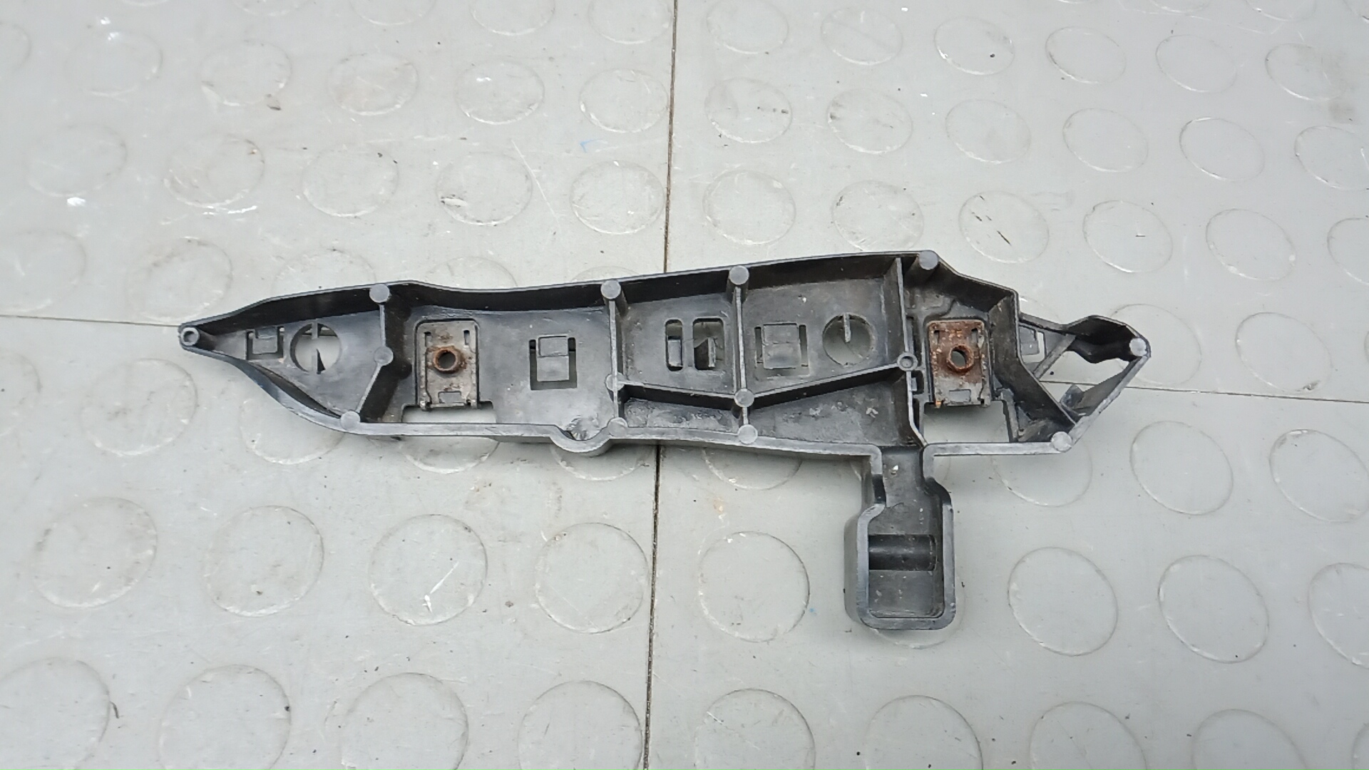 Кронштейн крепления крыла