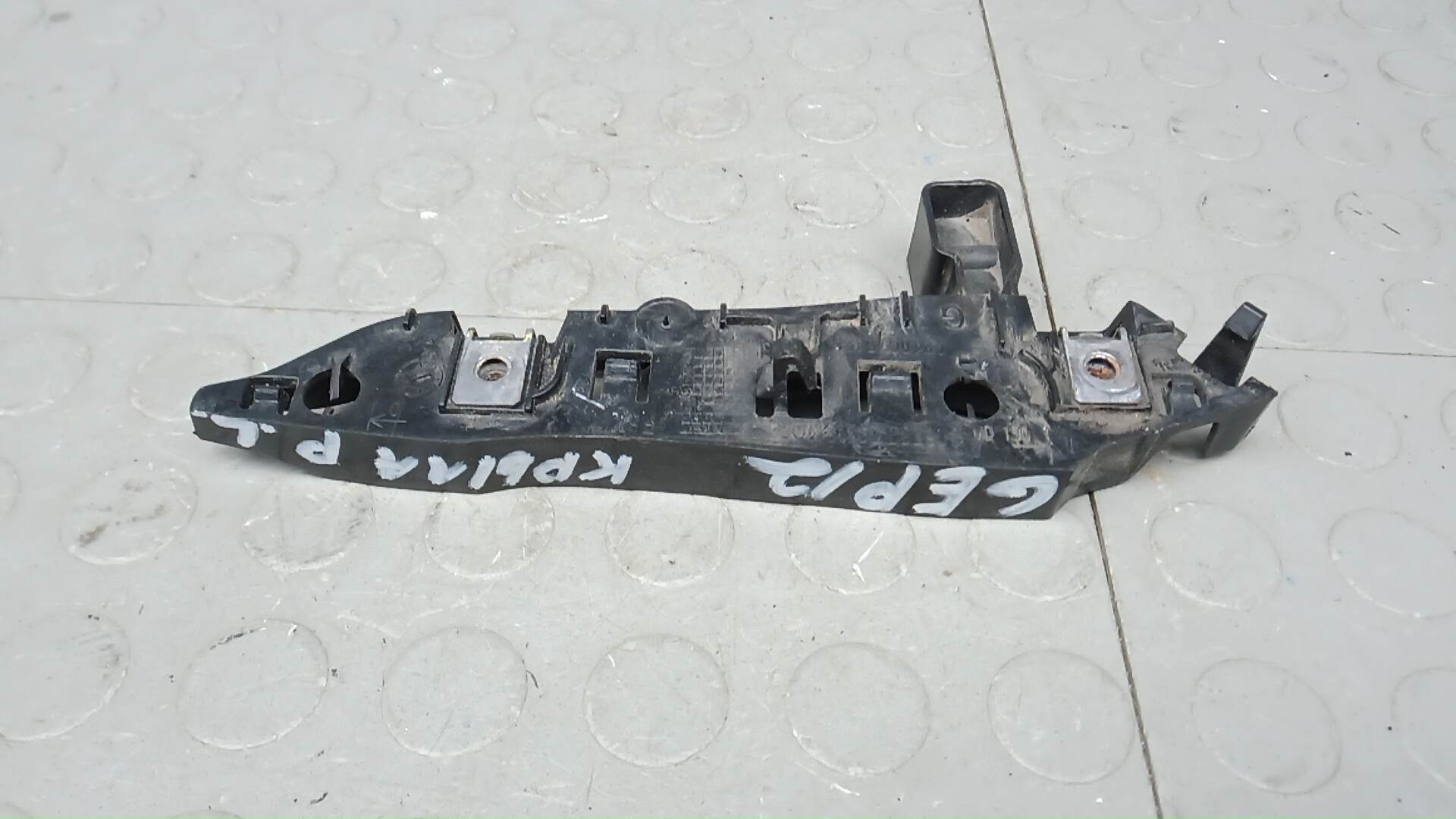 Кронштейн крепления крыла