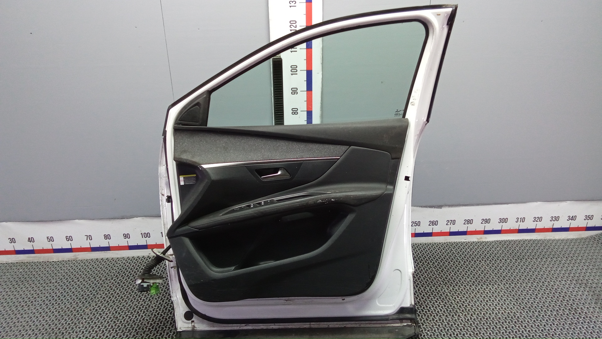 Дверь передняя правая