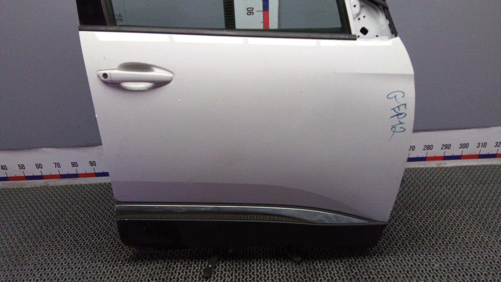 Дверь передняя правая