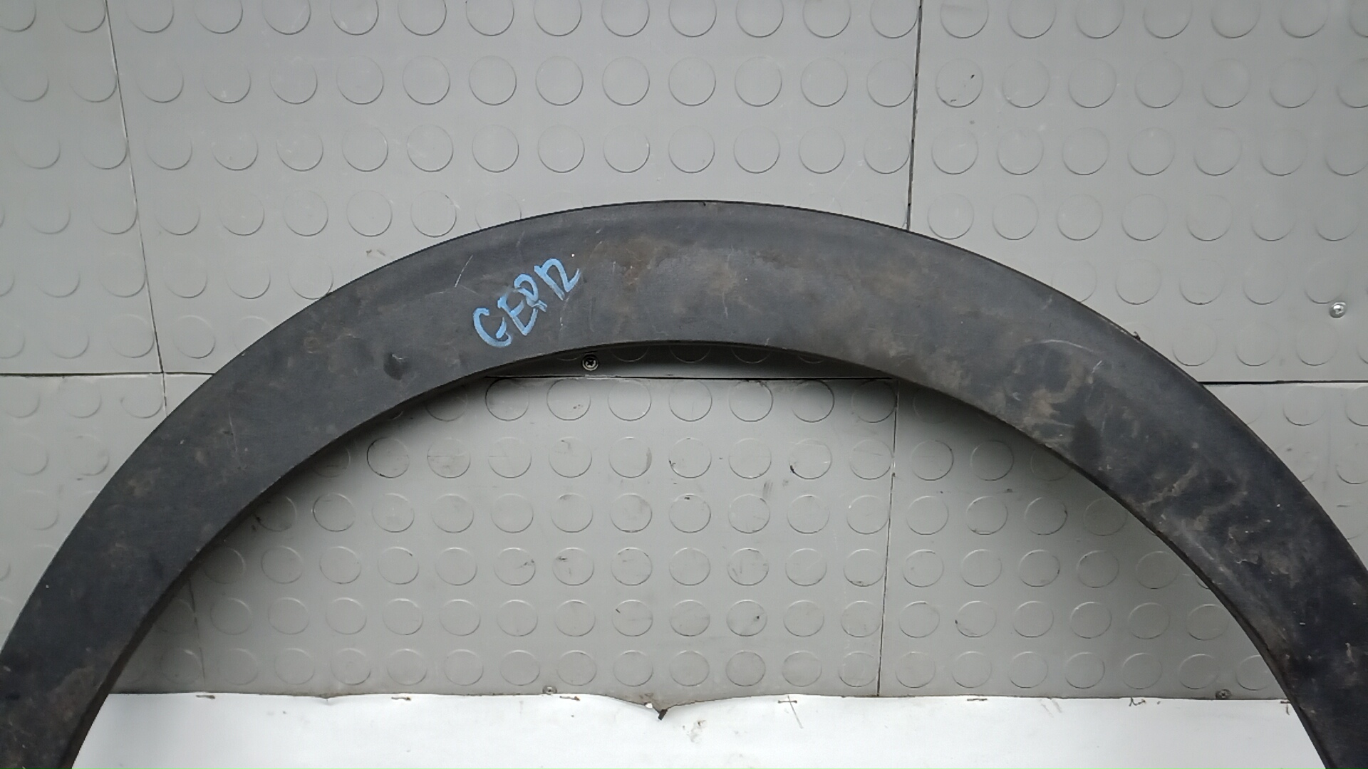 Накладка заднего крыла левого