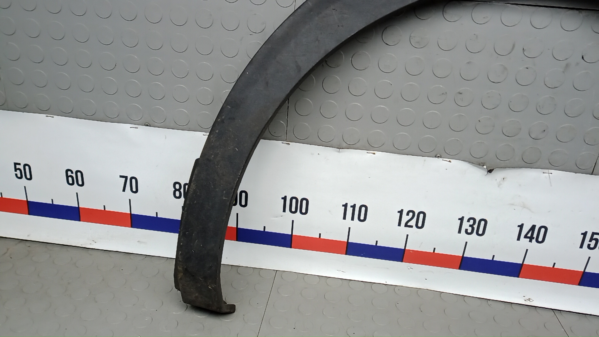 Накладка заднего крыла левого