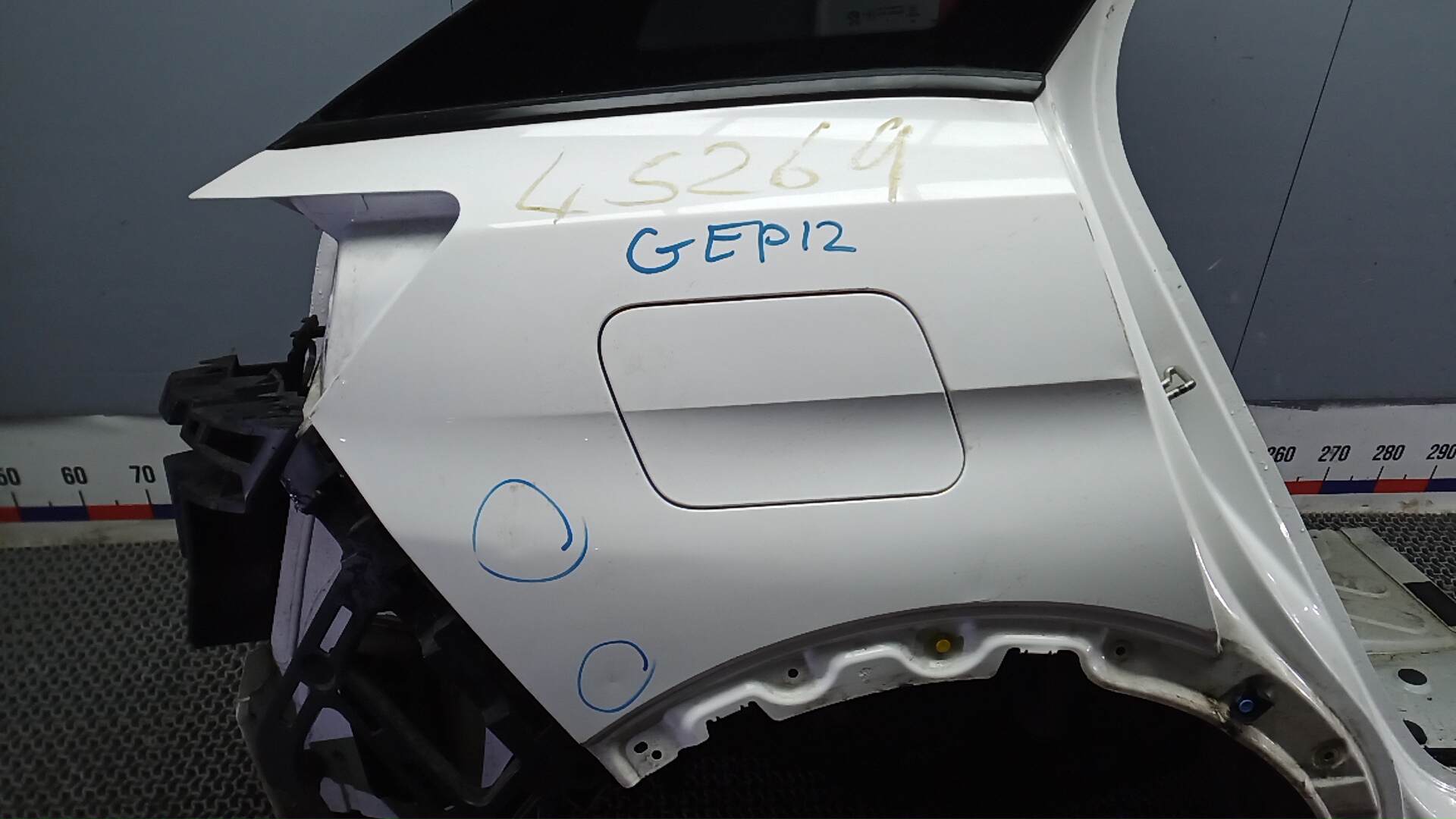 Крыло заднее правое