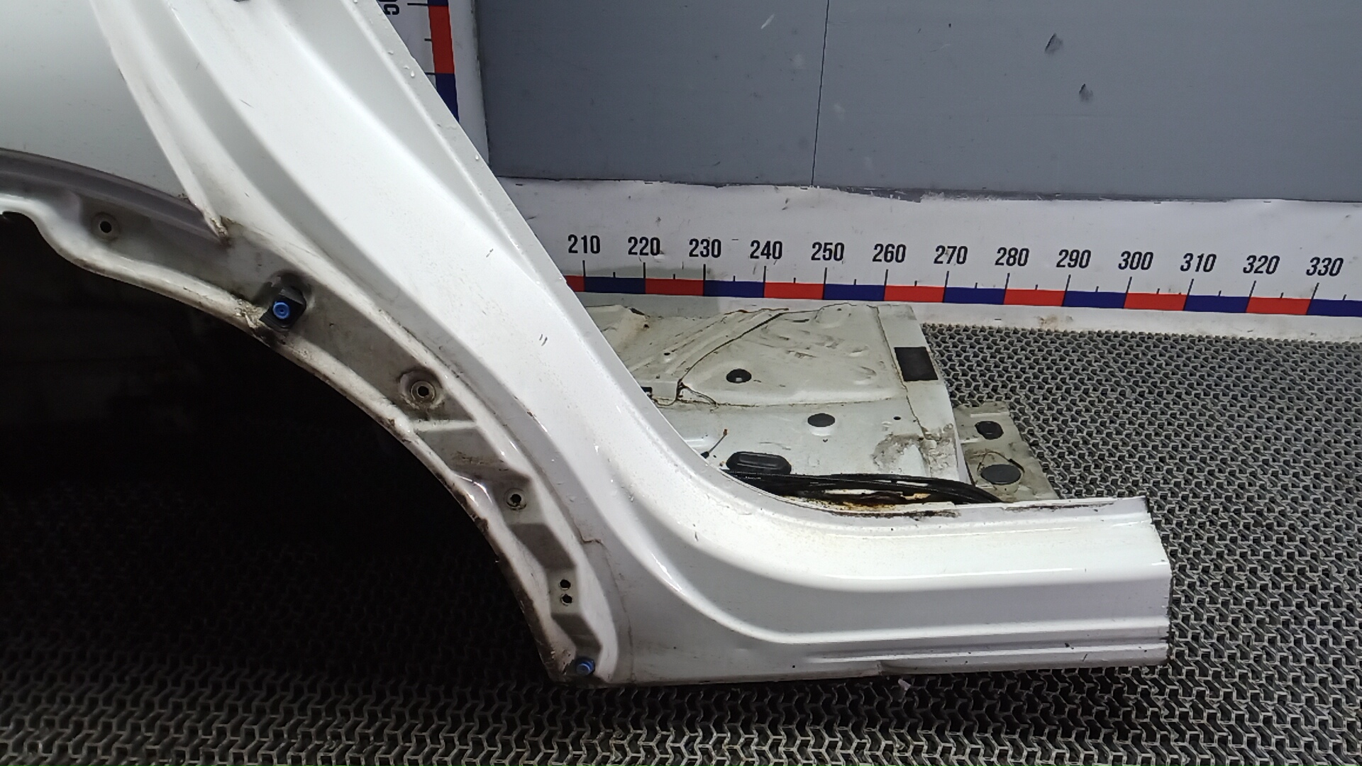 Крыло заднее правое