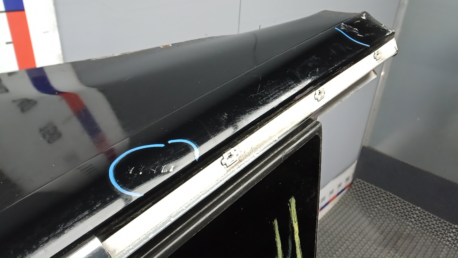 Крыло заднее правое