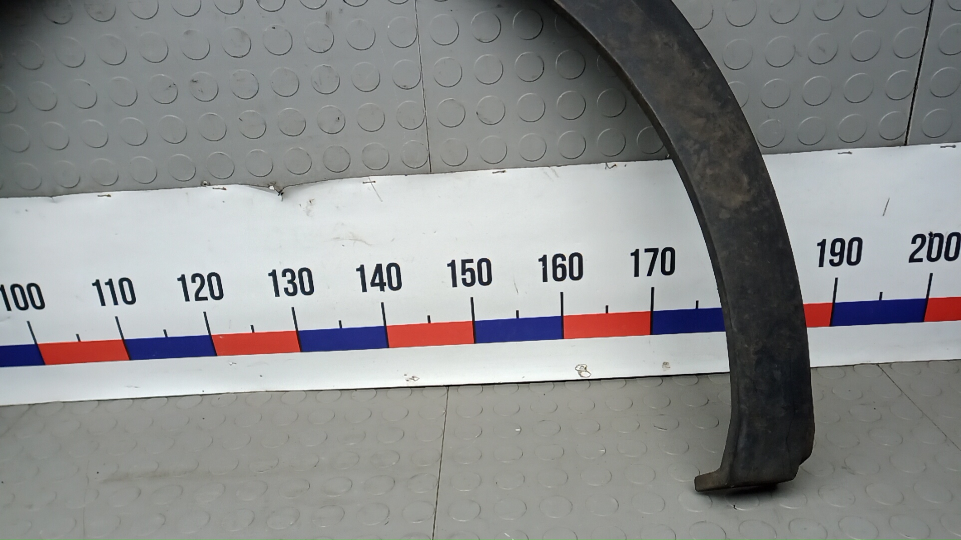 Молдинг заднего крыла правого