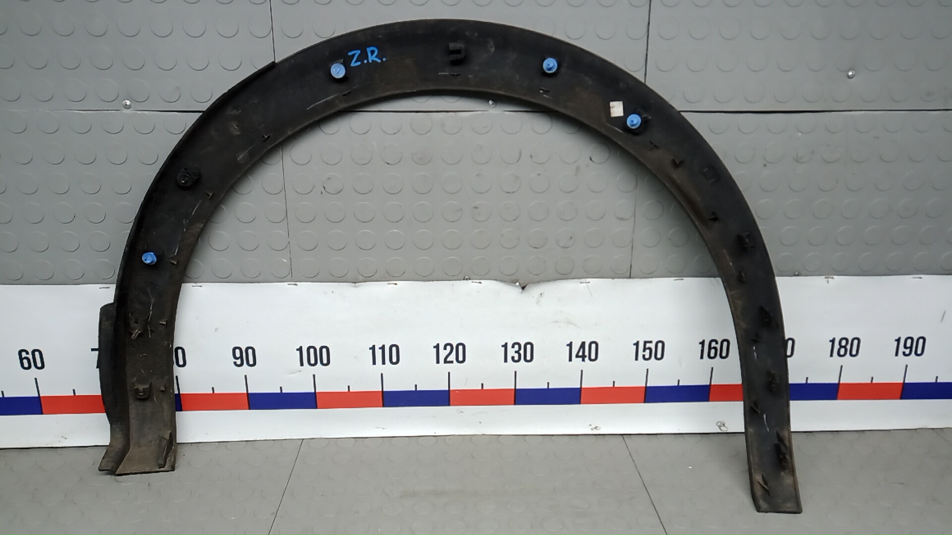 Молдинг заднего крыла правого