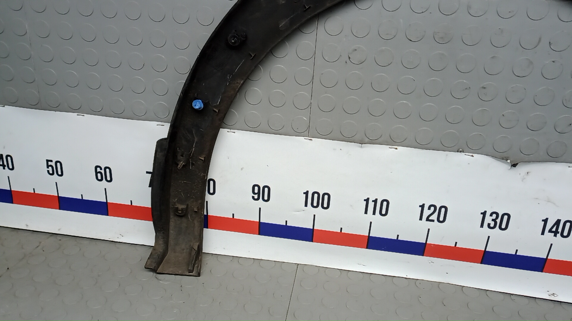 Молдинг заднего крыла правого