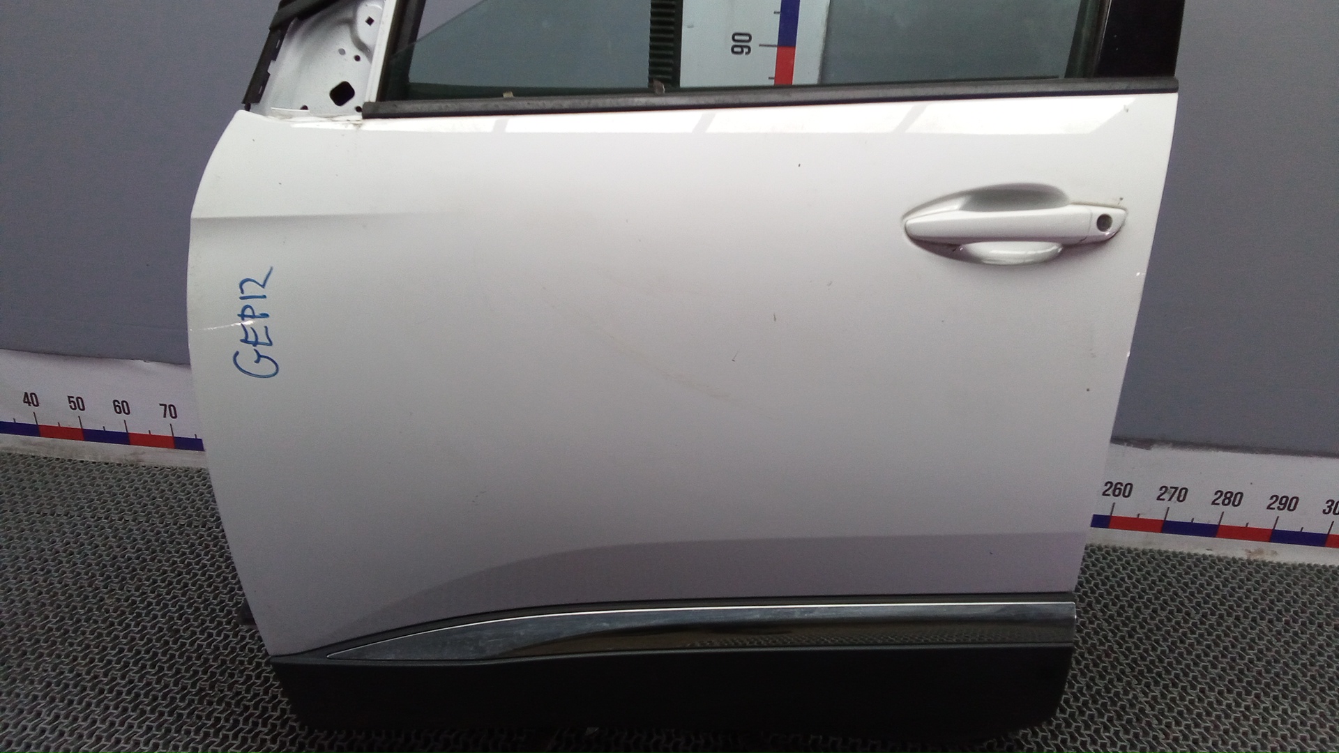 Дверь передняя левая