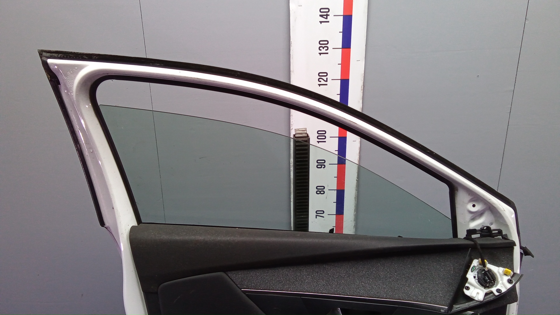 Дверь передняя левая