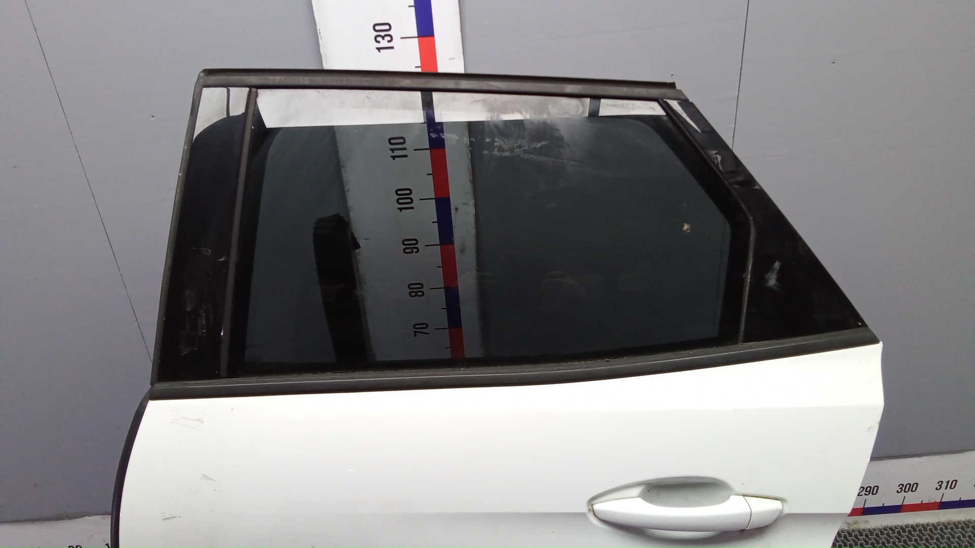 Дверь задняя левая