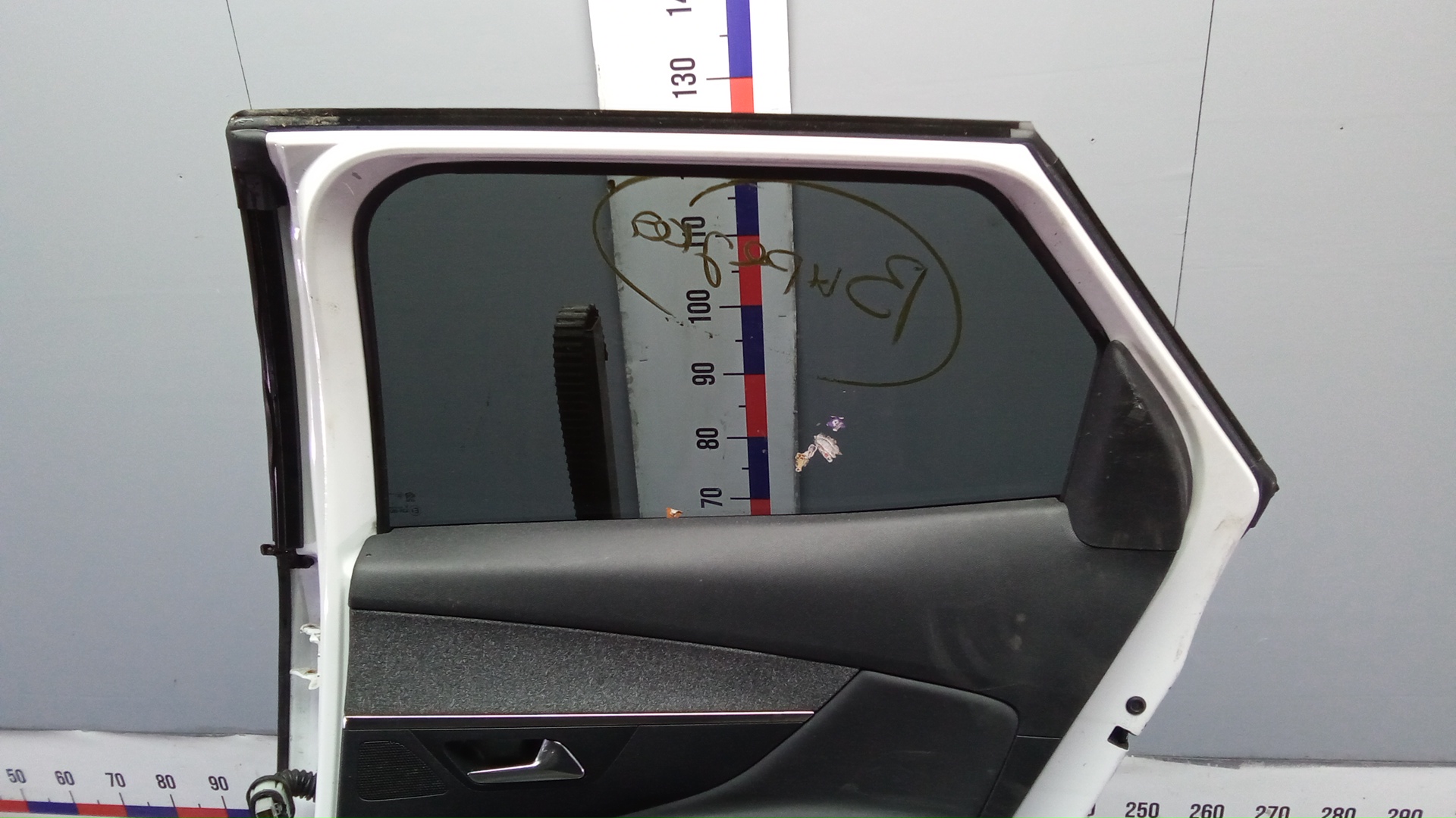 Дверь задняя правая