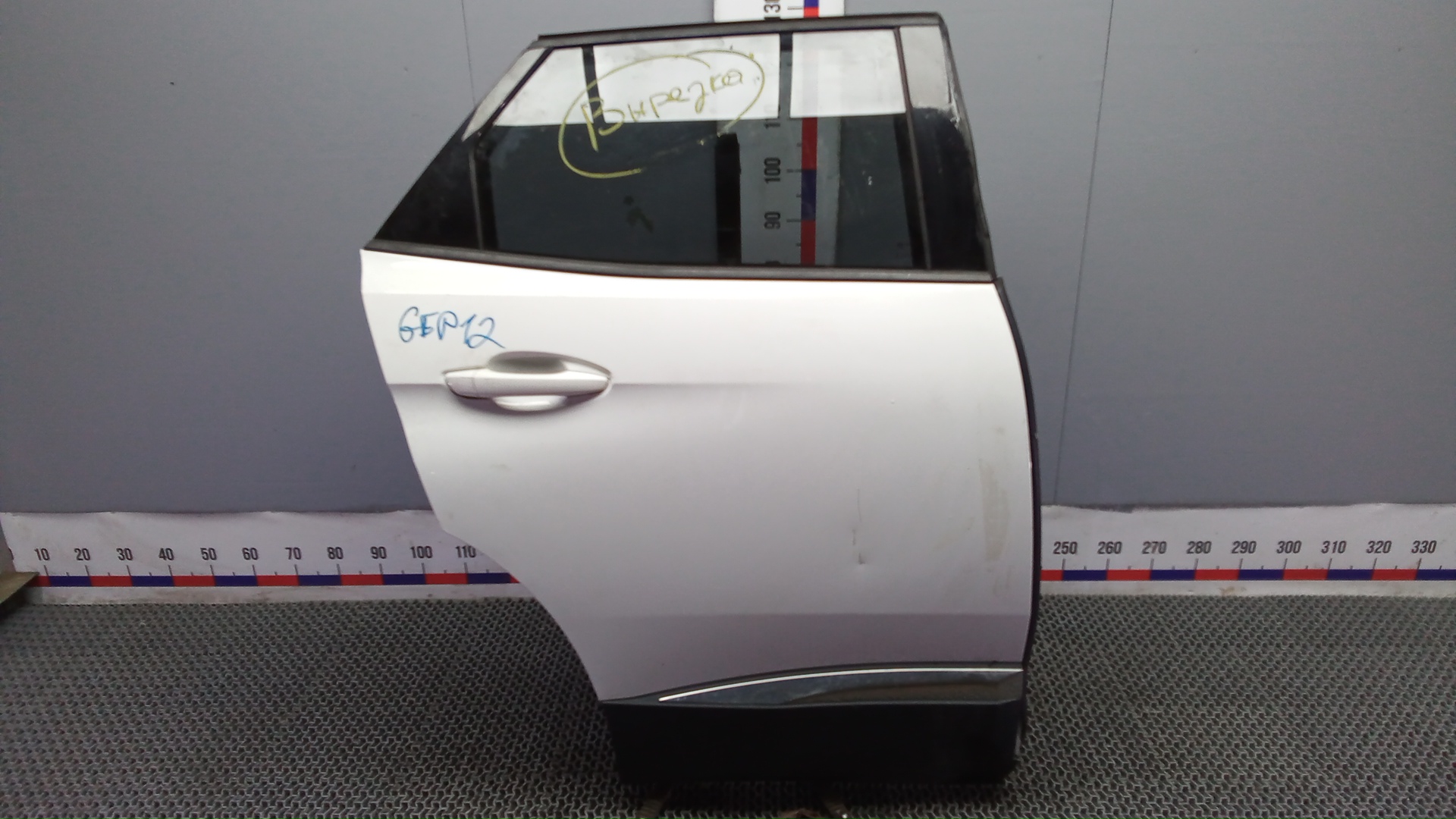 Дверь задняя правая