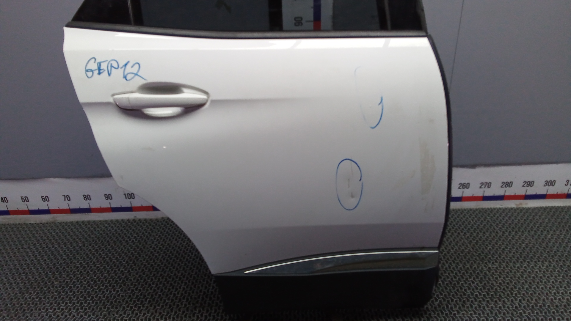 Дверь задняя правая