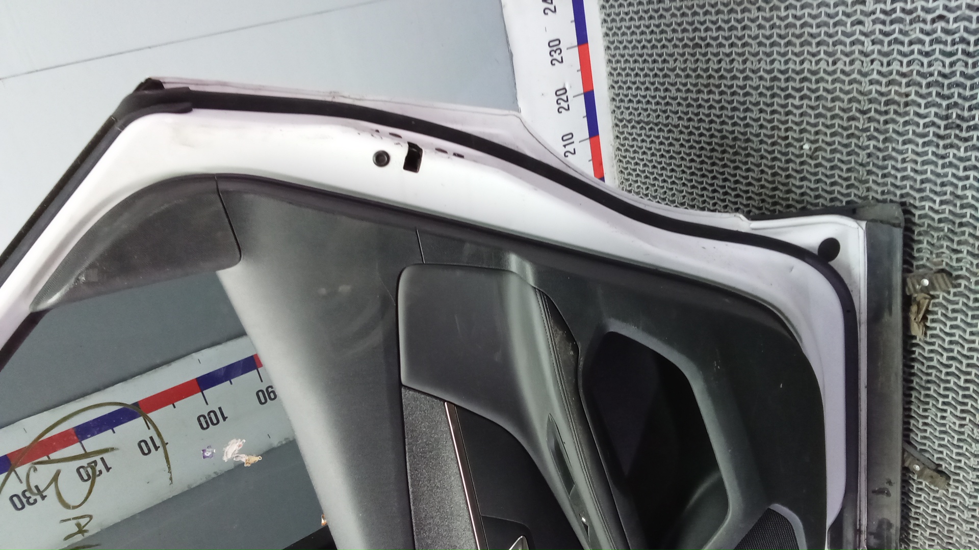 Дверь задняя правая